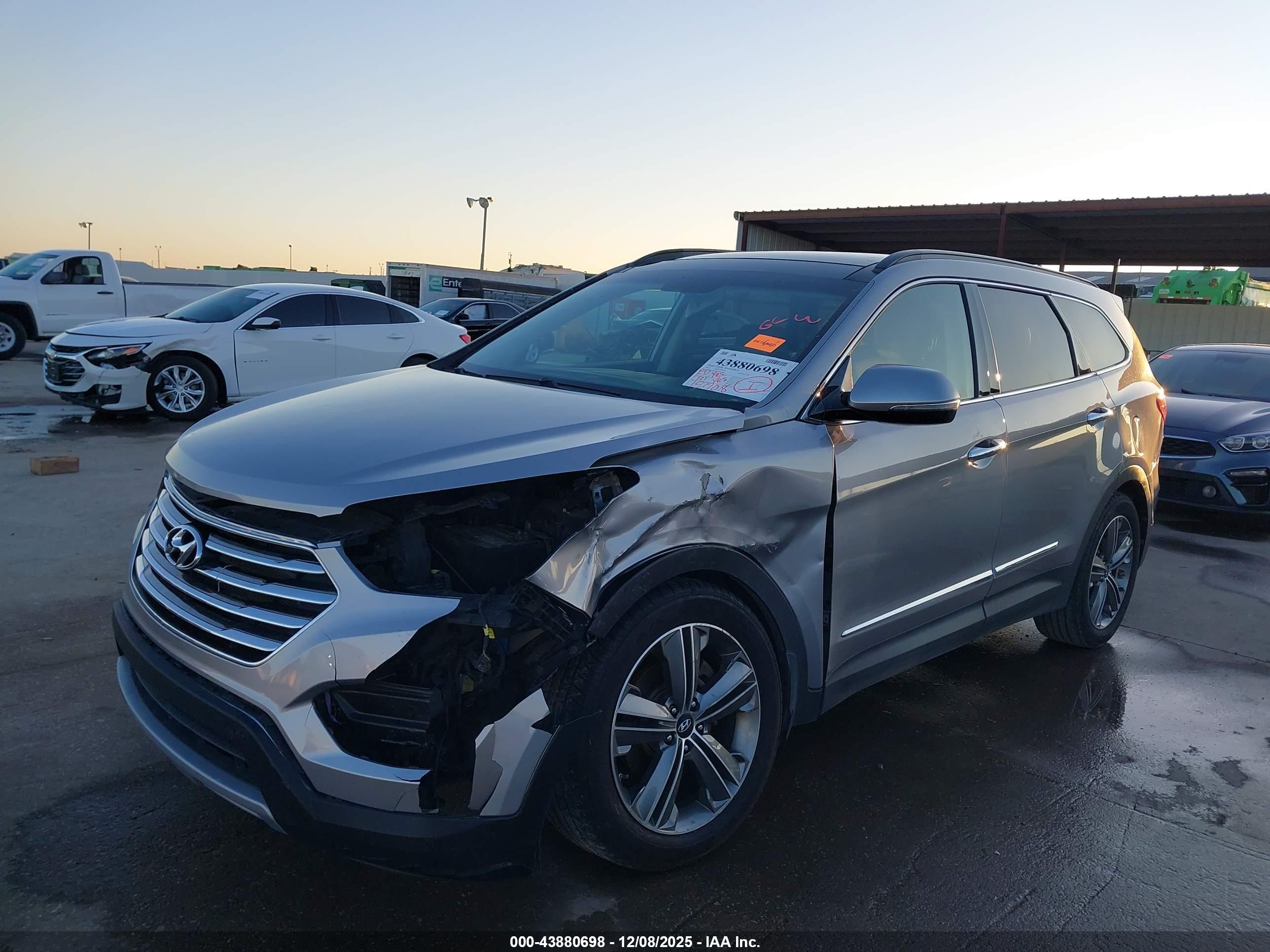 HYUNDAI SANTA image 2