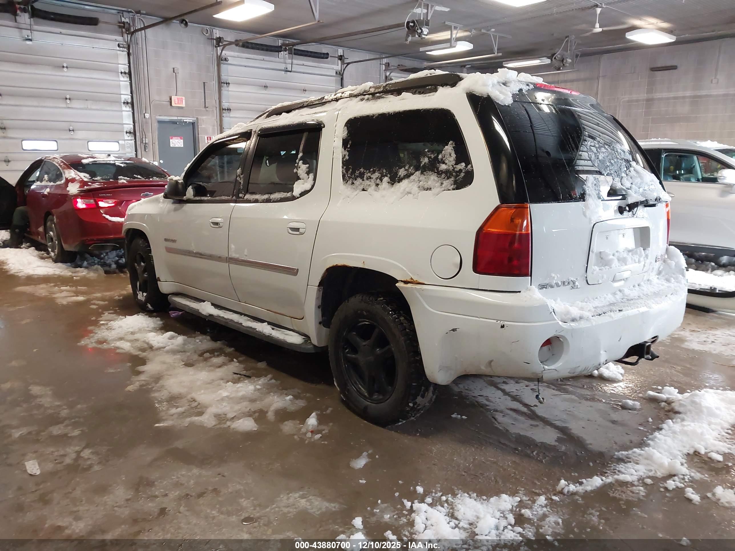 GMC ENVOY image 3