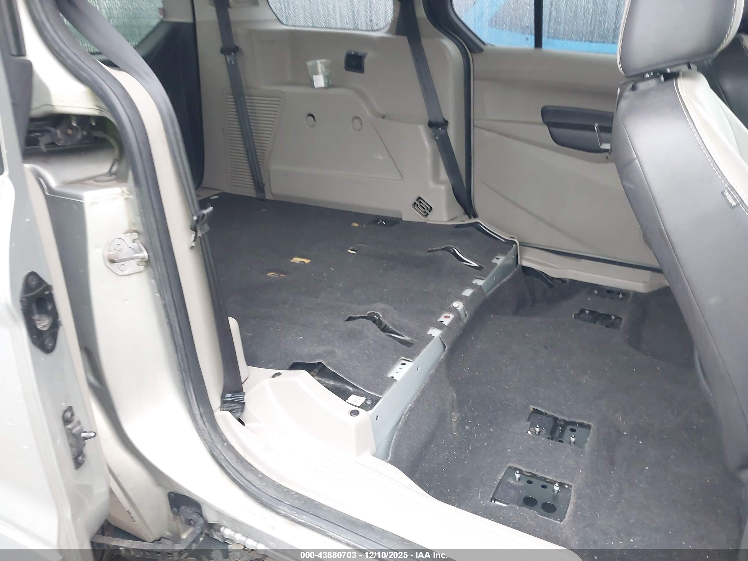 FORD TRANSIT image 8