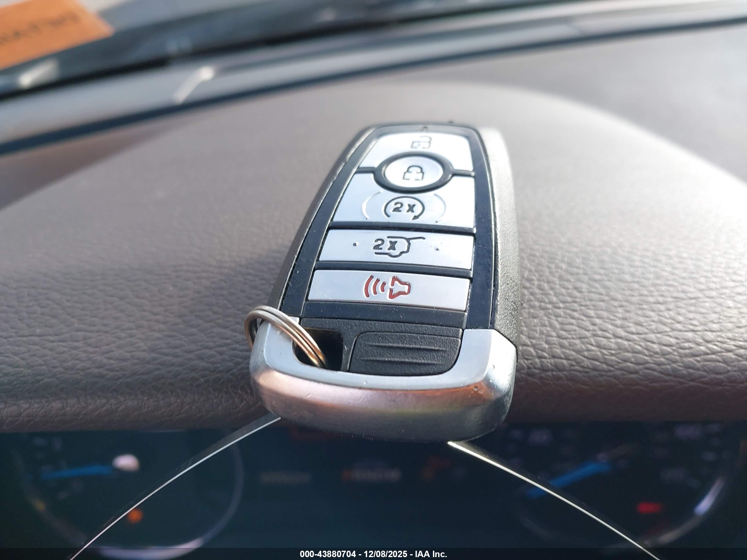 FORD EXPEDITION image 11