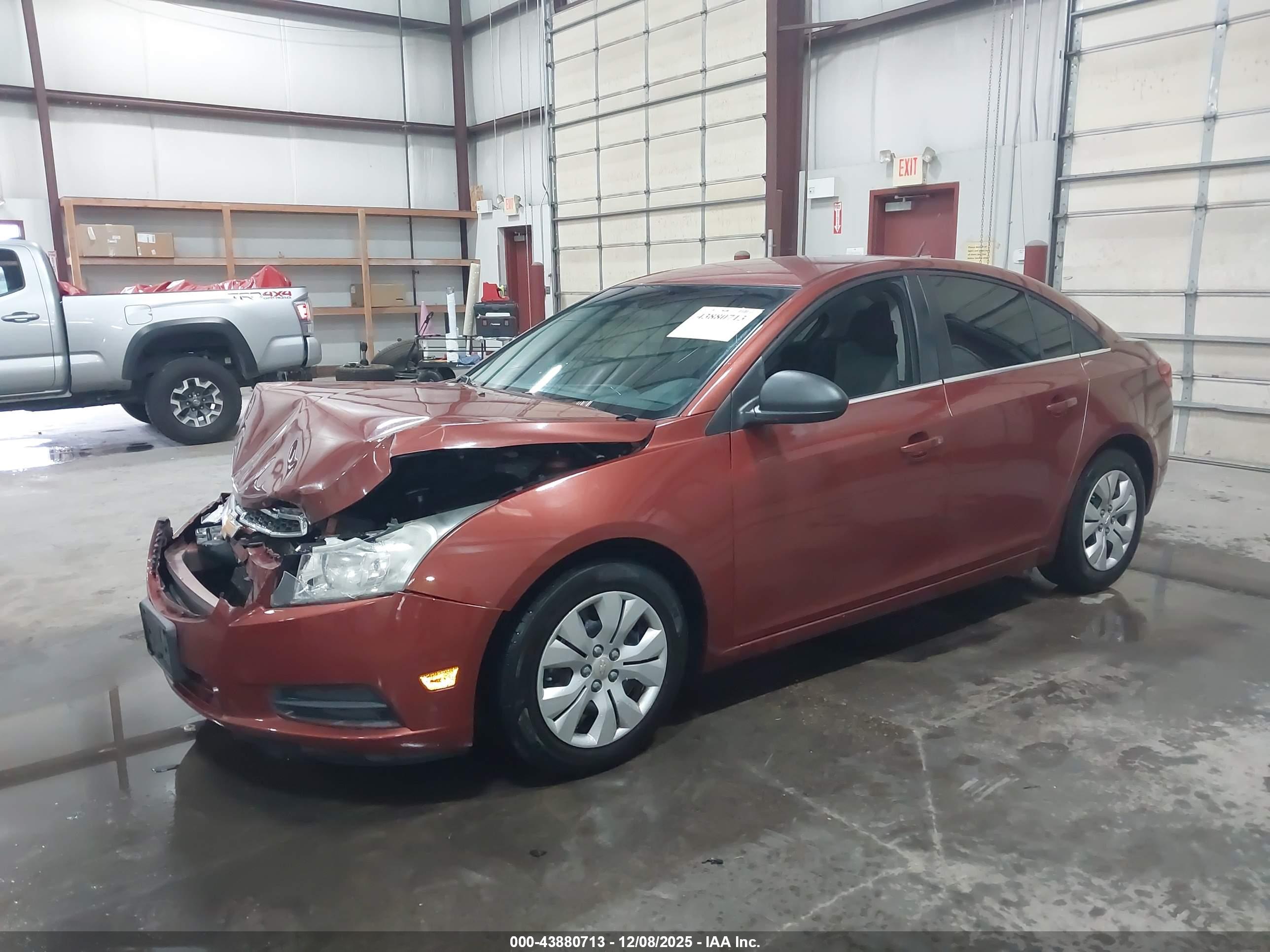 CHEVROLET CRUZE image 2