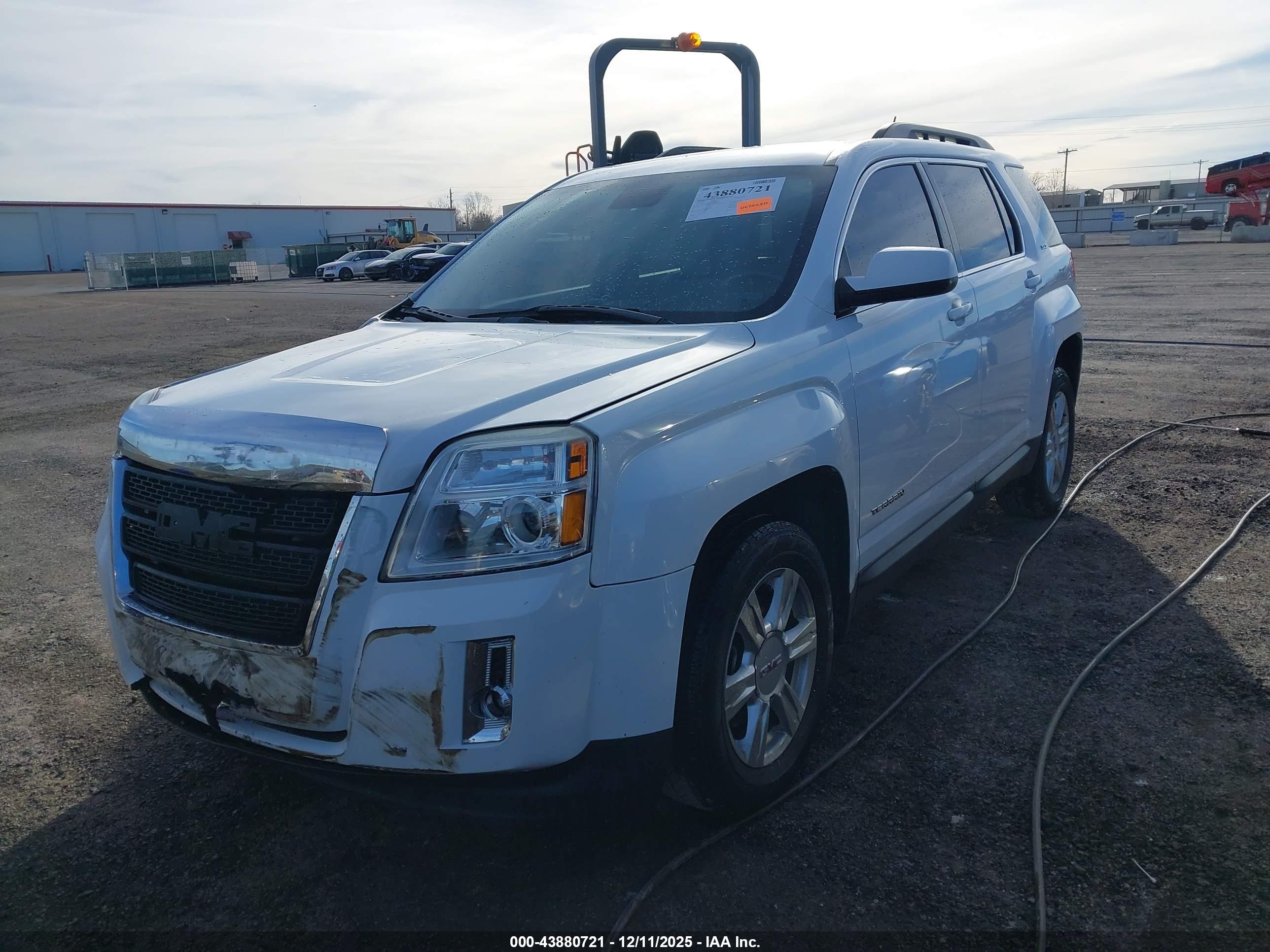 GMC TERRAIN image 2