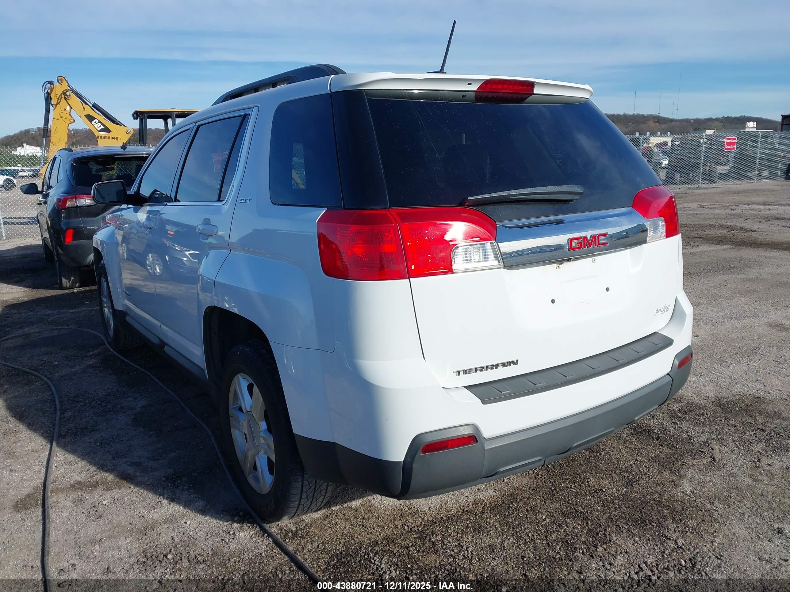 GMC TERRAIN image 3