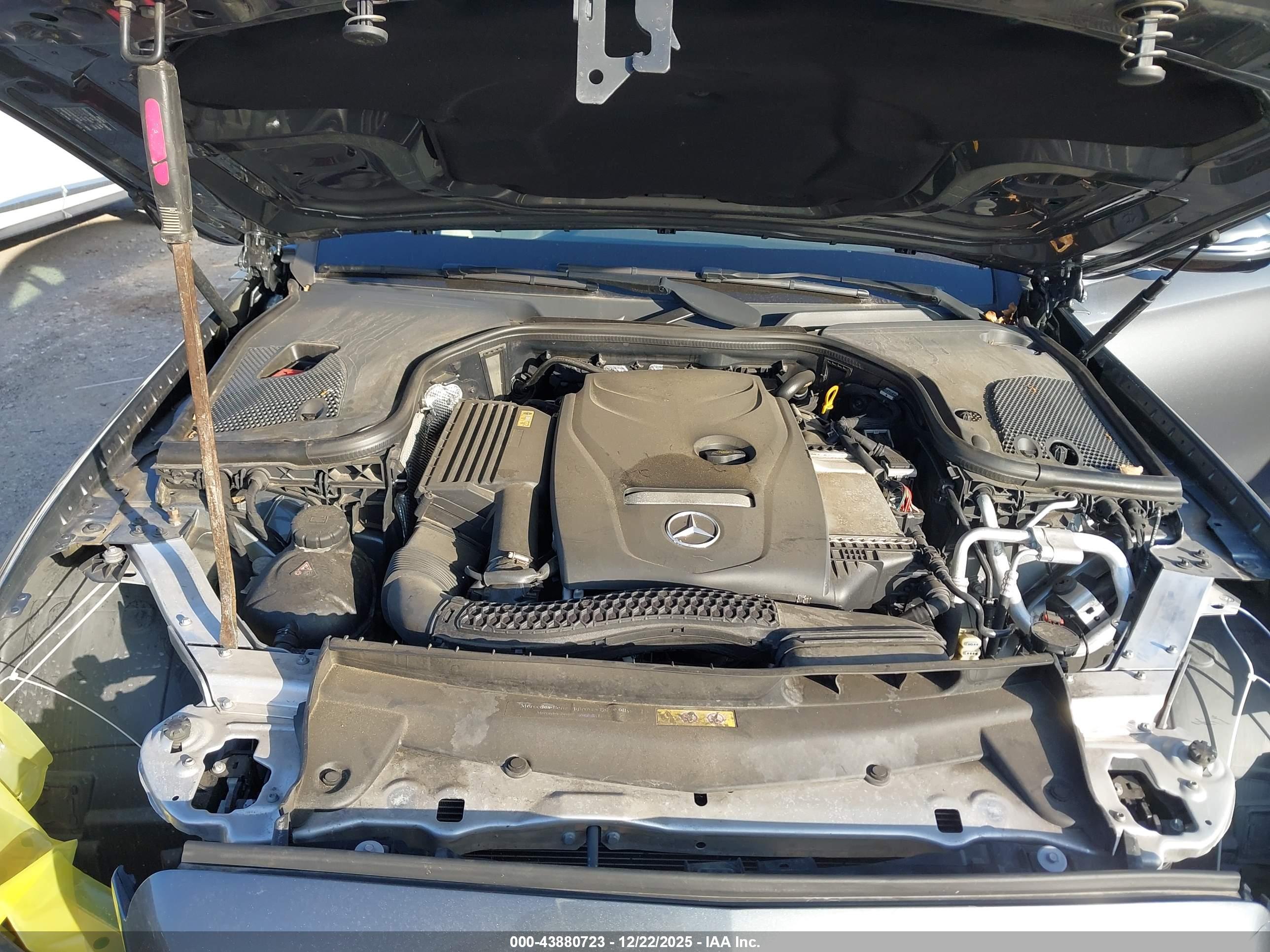 MERCEDES-BENZ E image 10