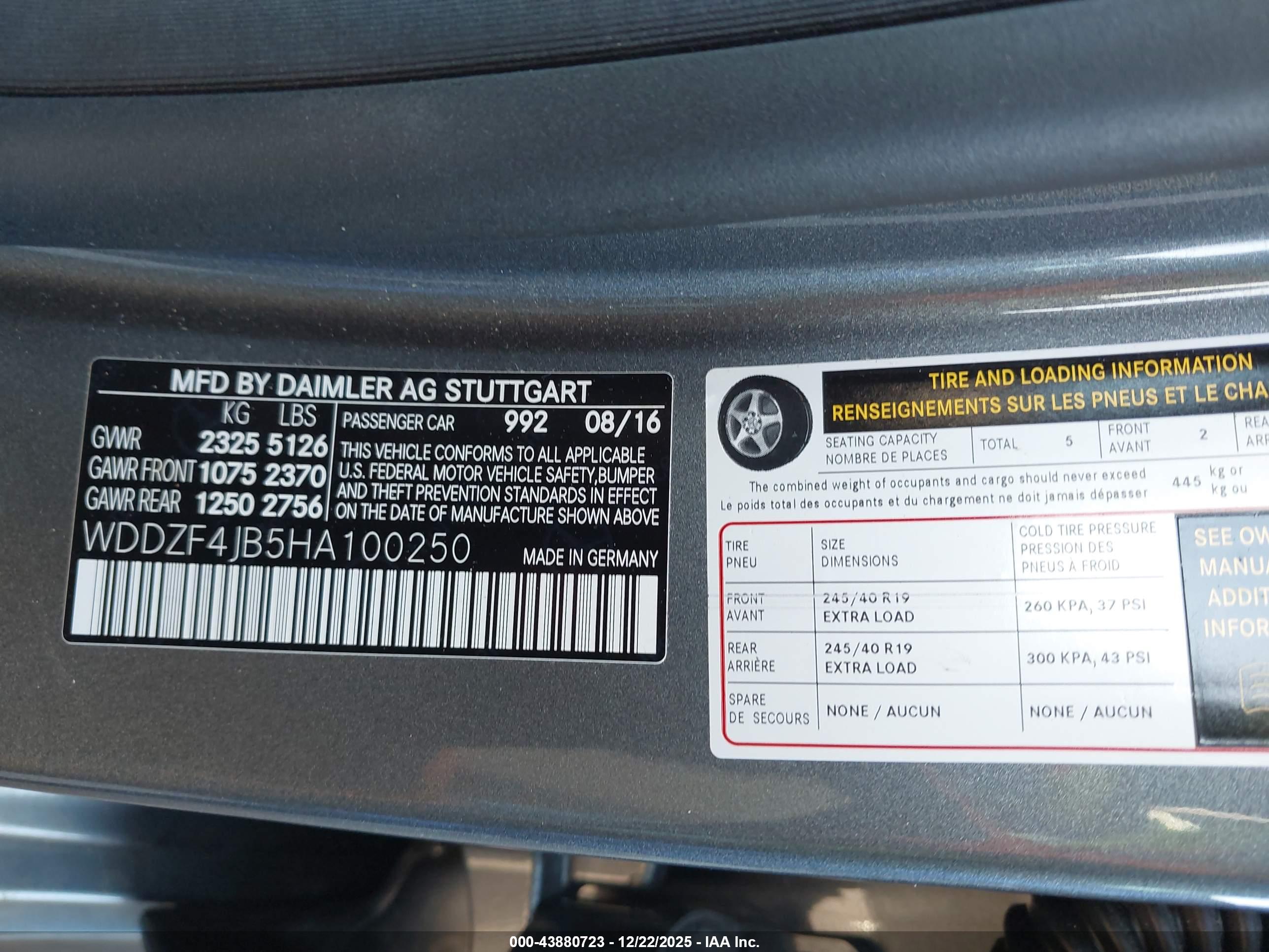 MERCEDES-BENZ E image 9