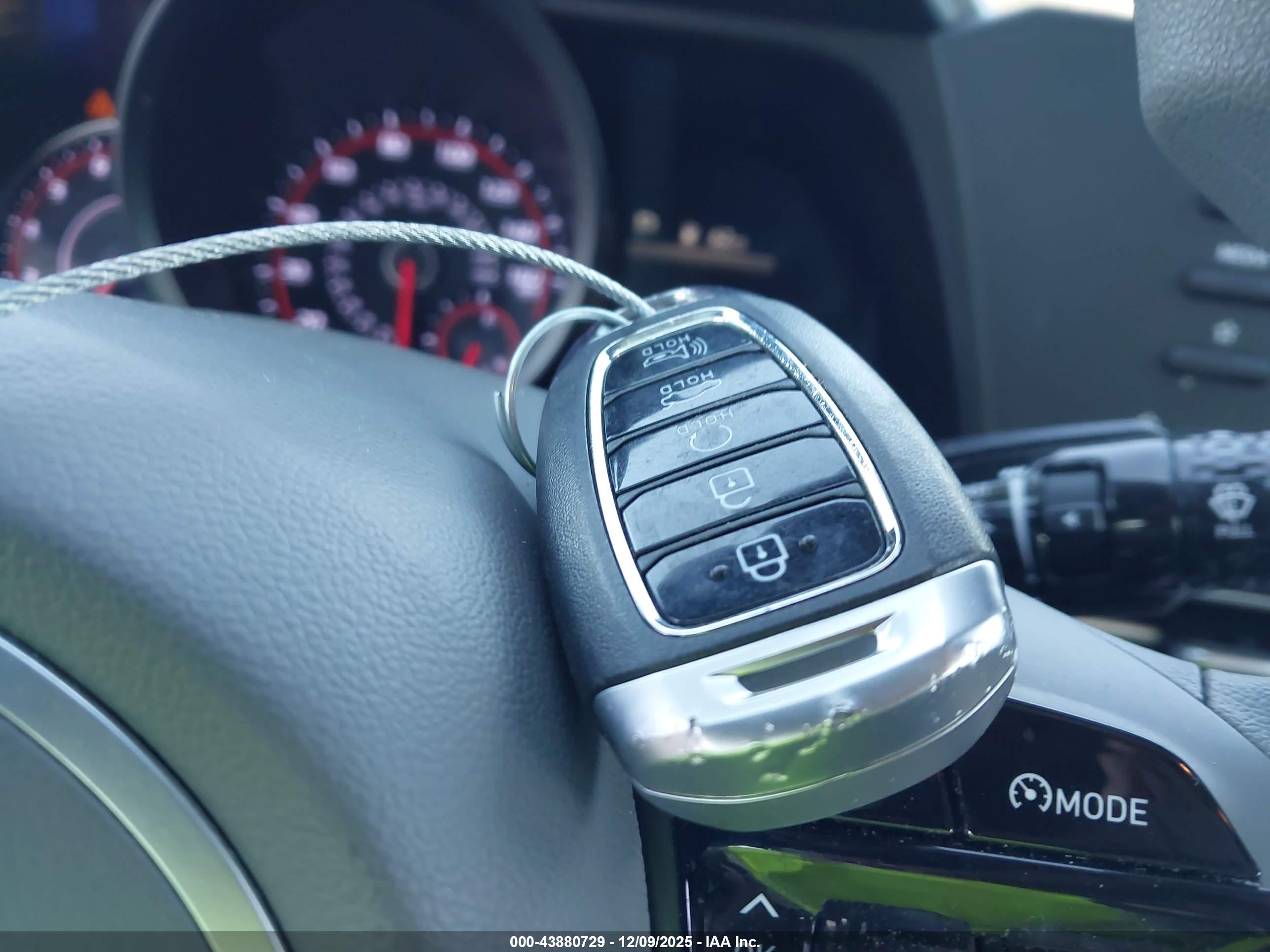 HYUNDAI ELANTRA image 11