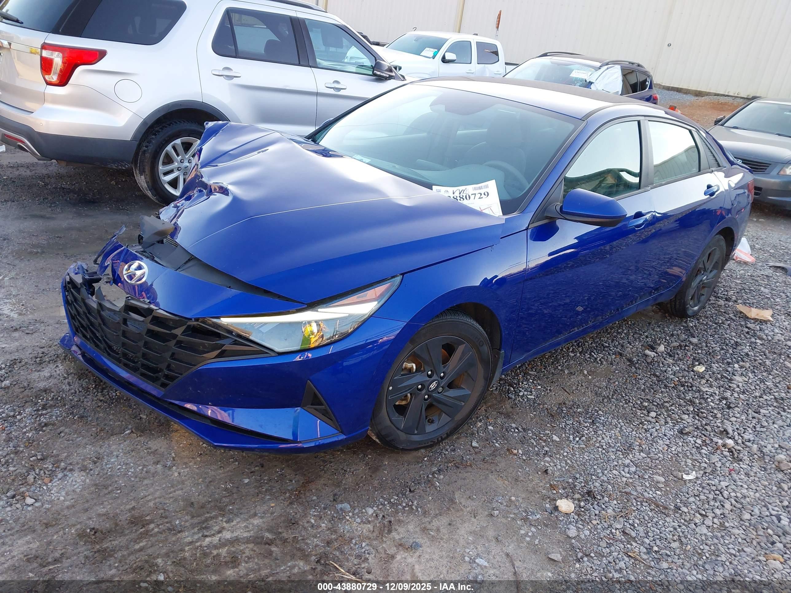 HYUNDAI ELANTRA image 2