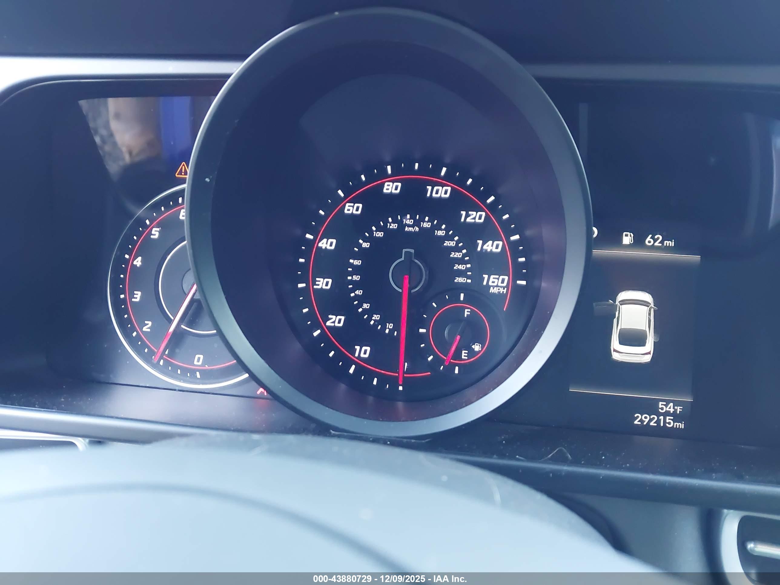 HYUNDAI ELANTRA image 7