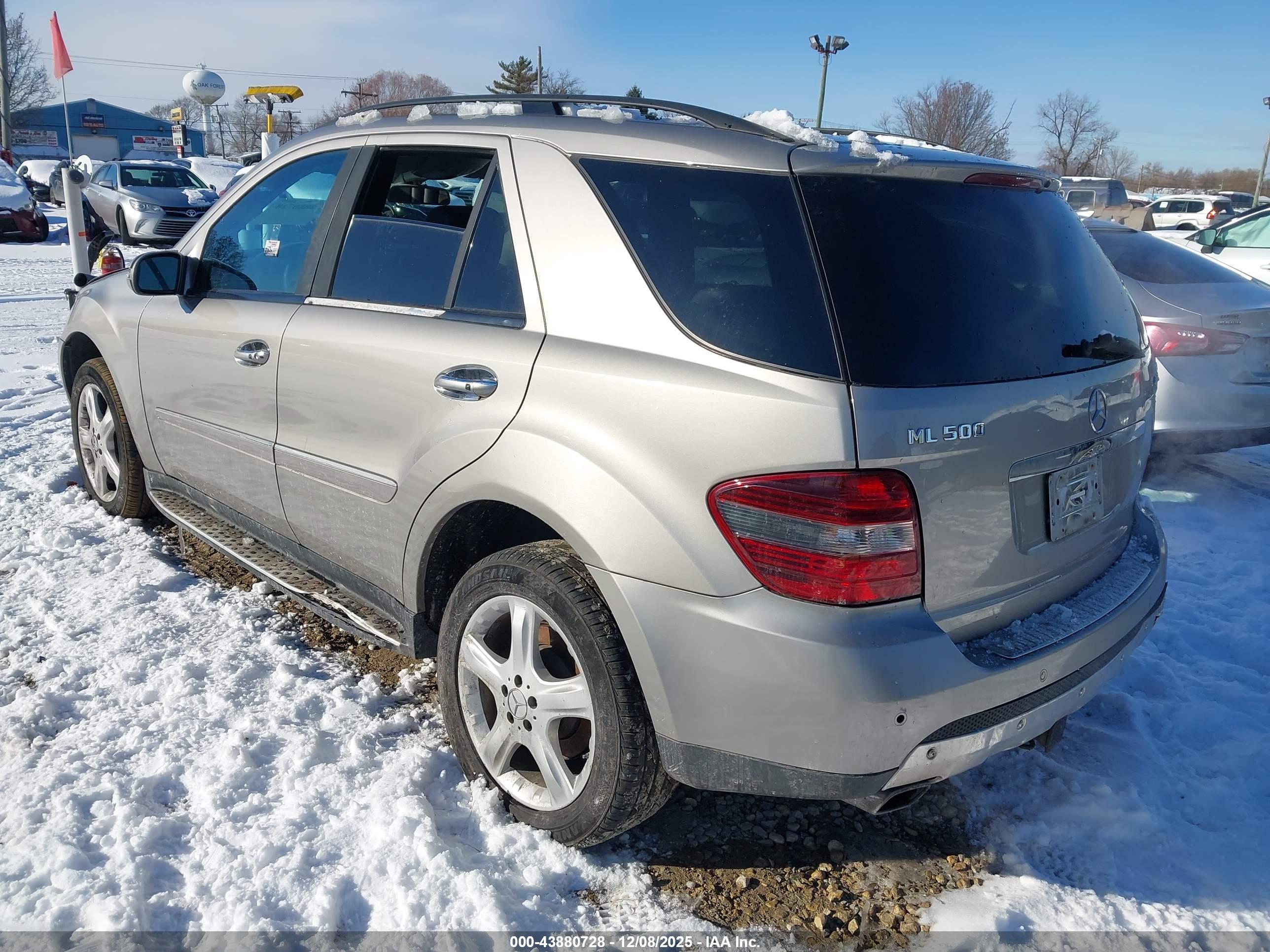 MERCEDES-BENZ ML image 3