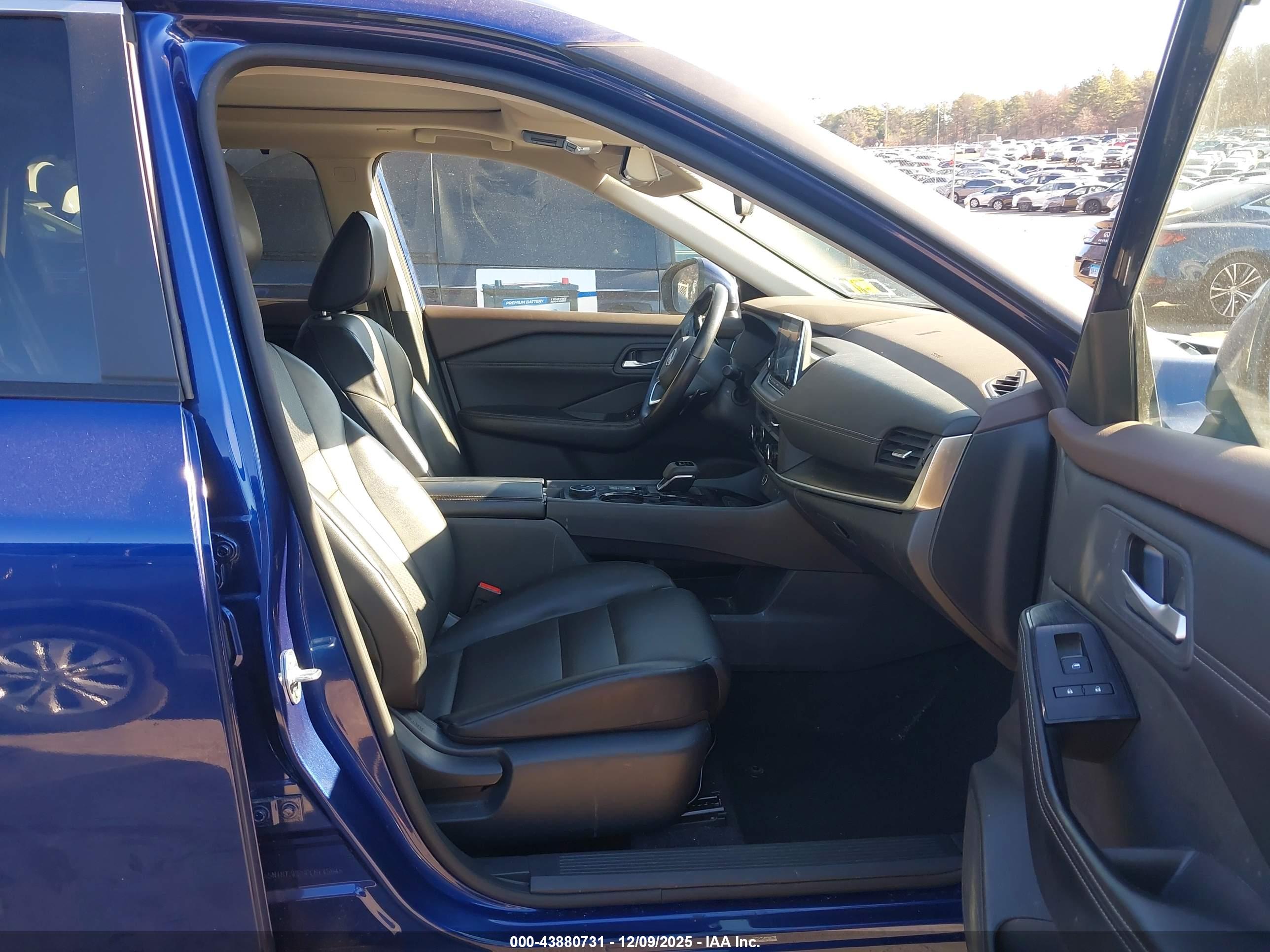 NISSAN ROGUE image 5