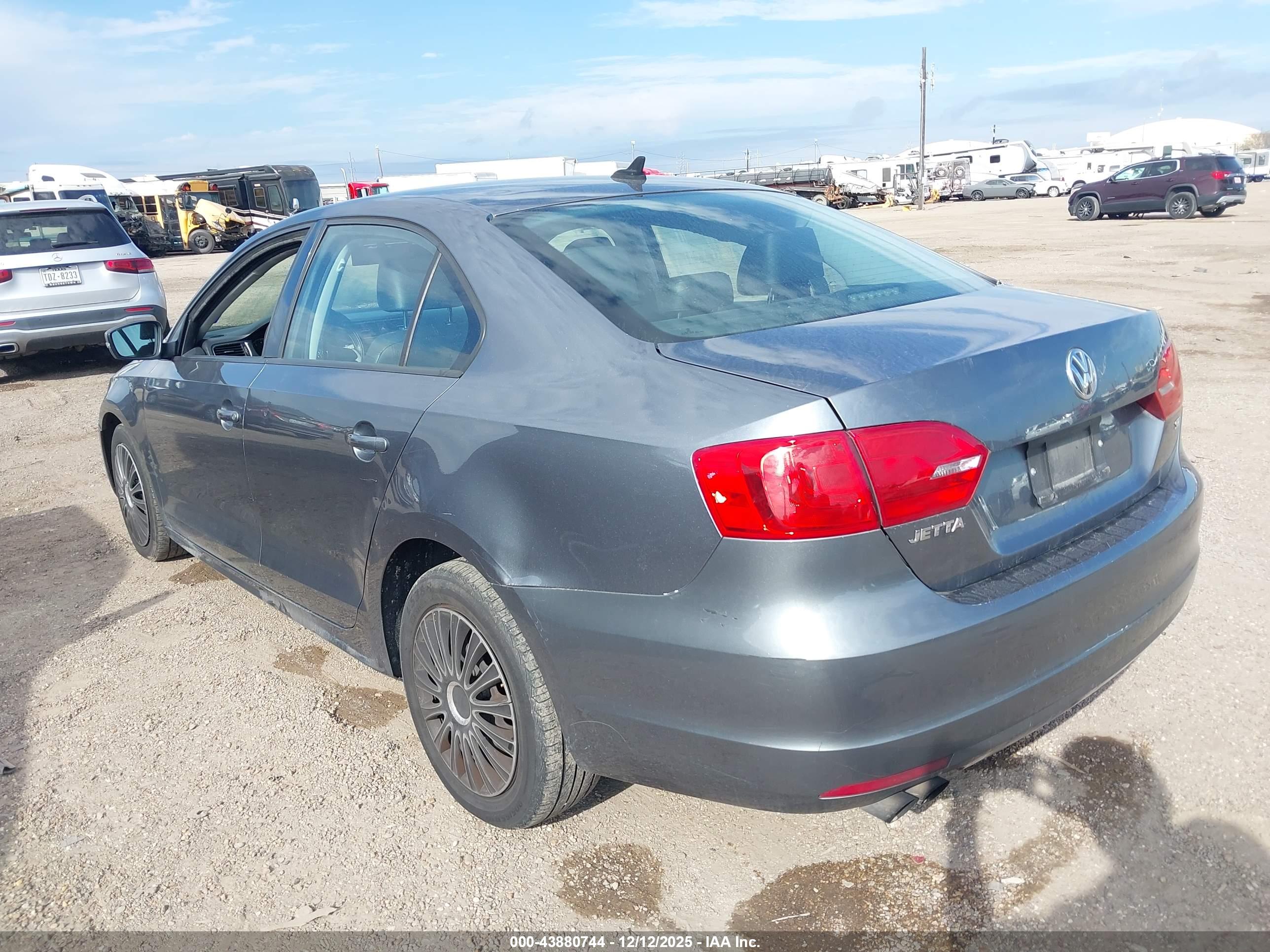 VOLKSWAGEN JETTA image 3