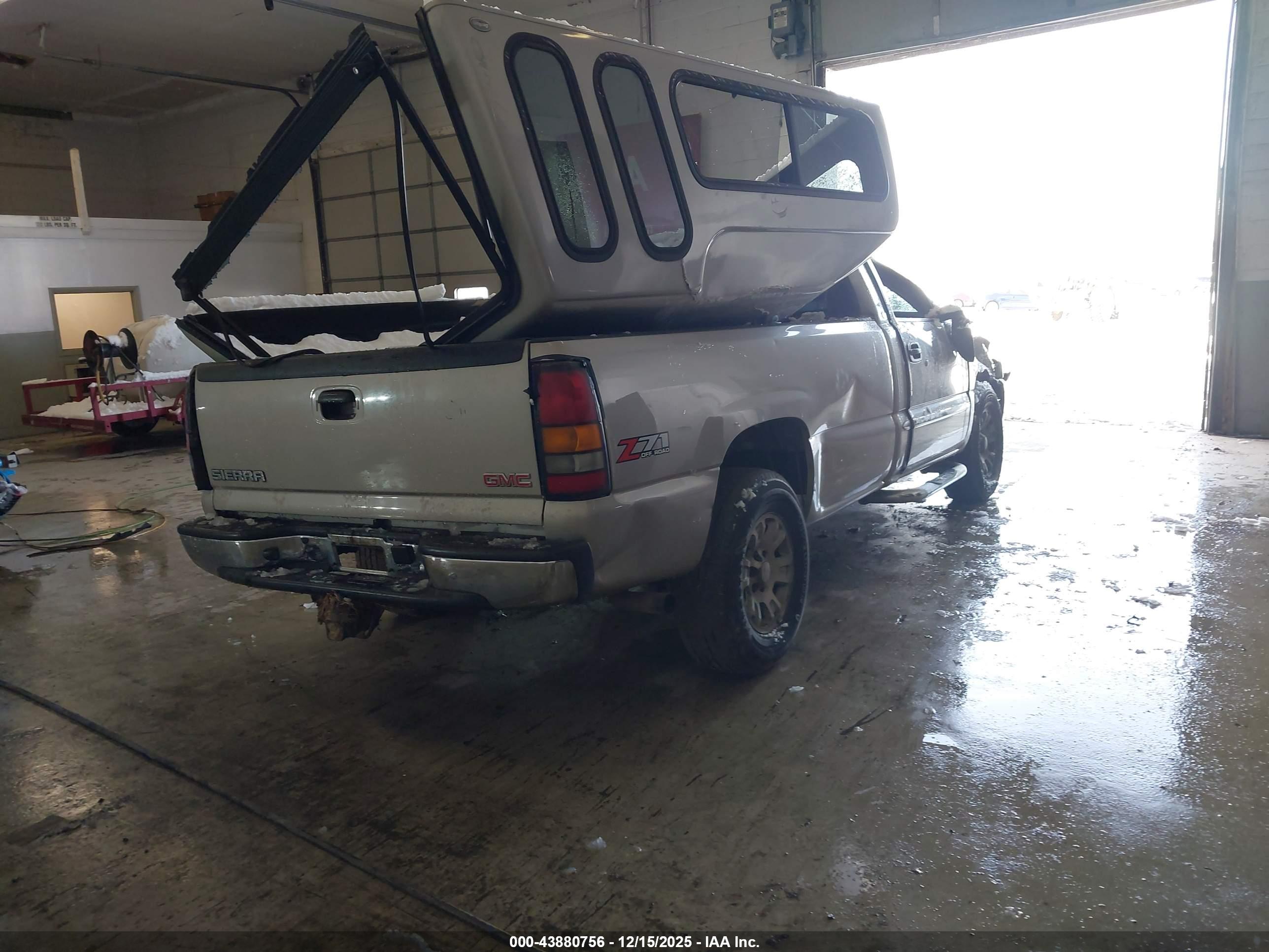 GMC SIERRA image 4