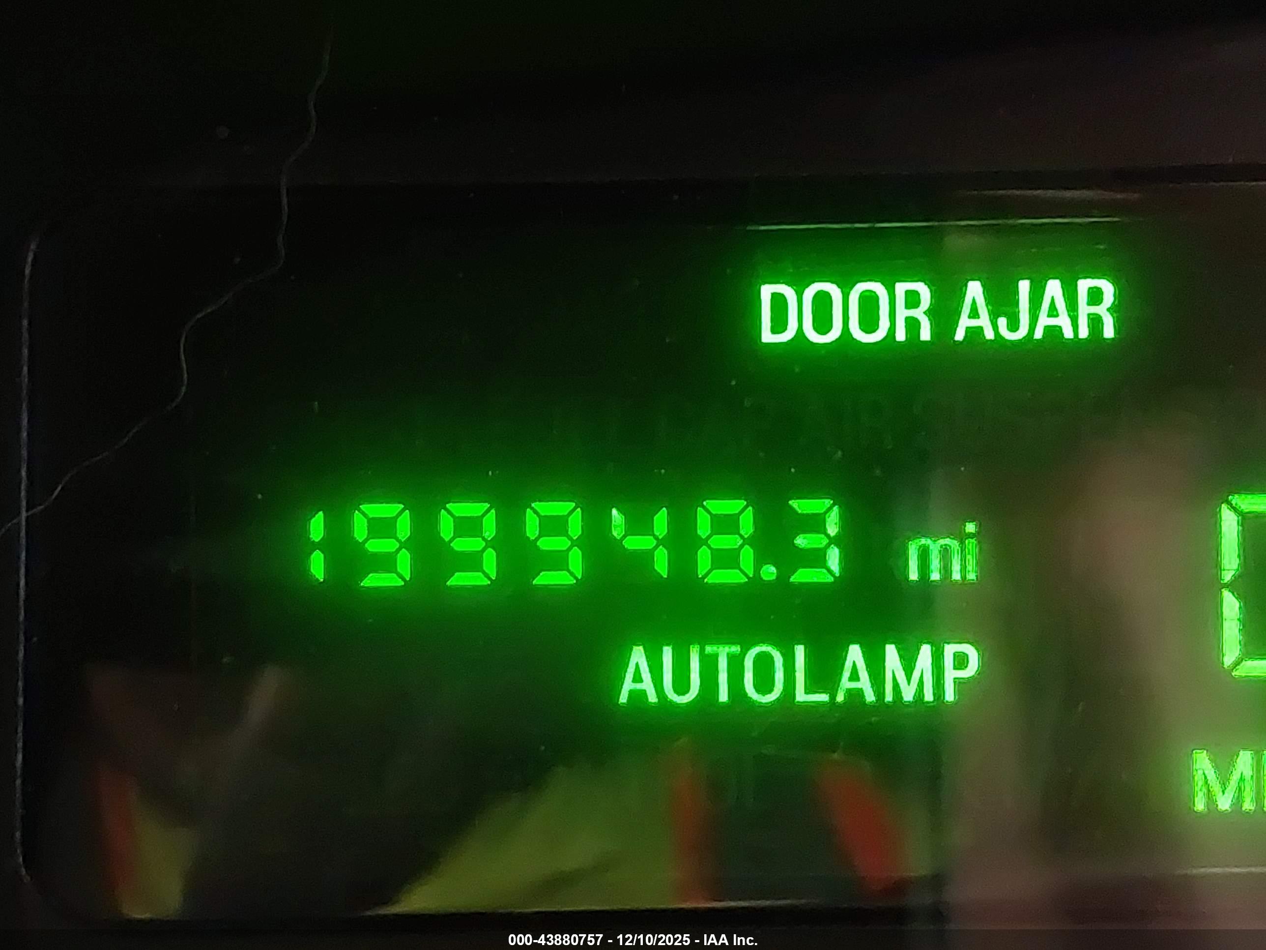 LINCOLN TOWN image 7