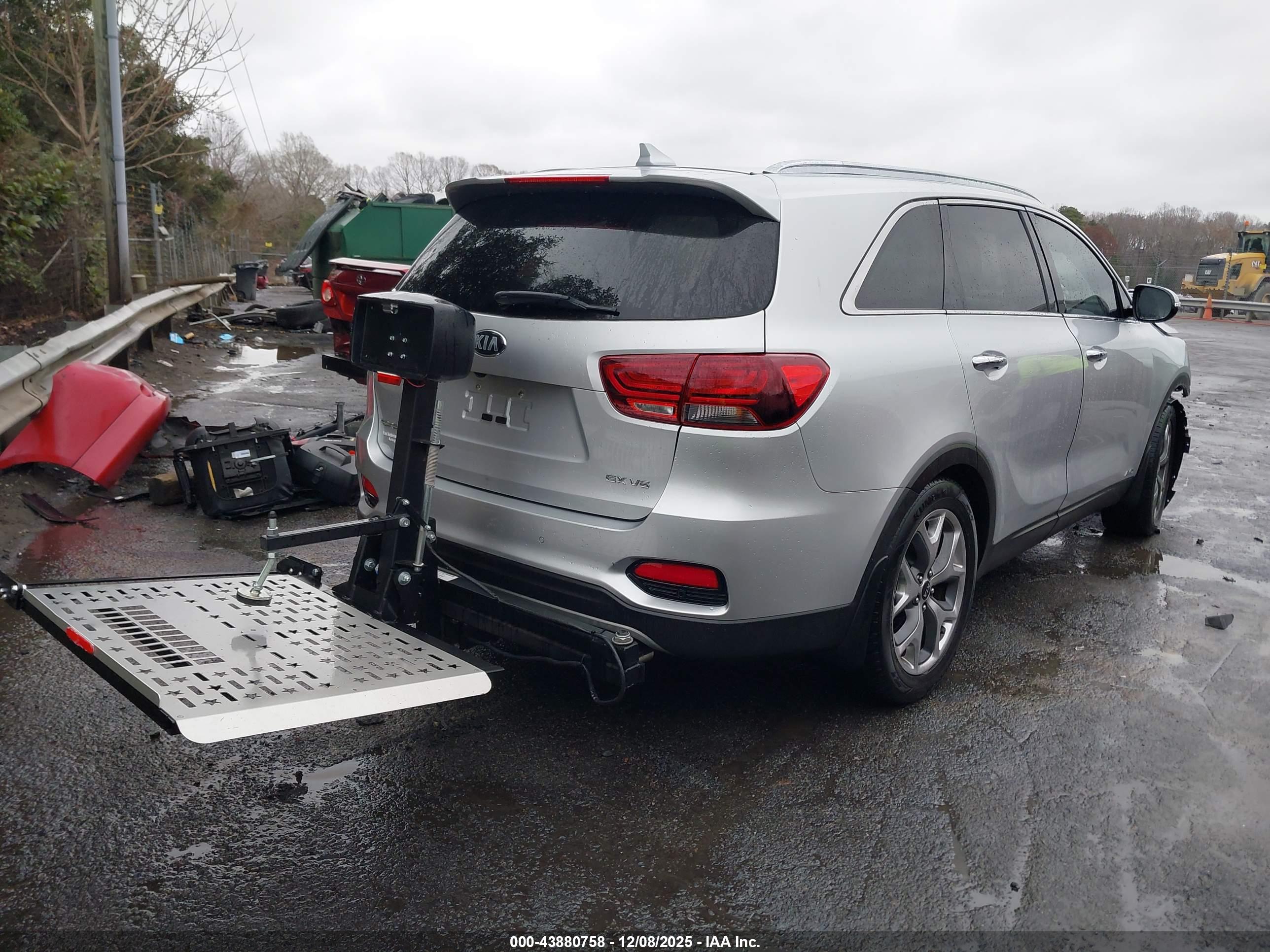 KIA SORENTO image 4