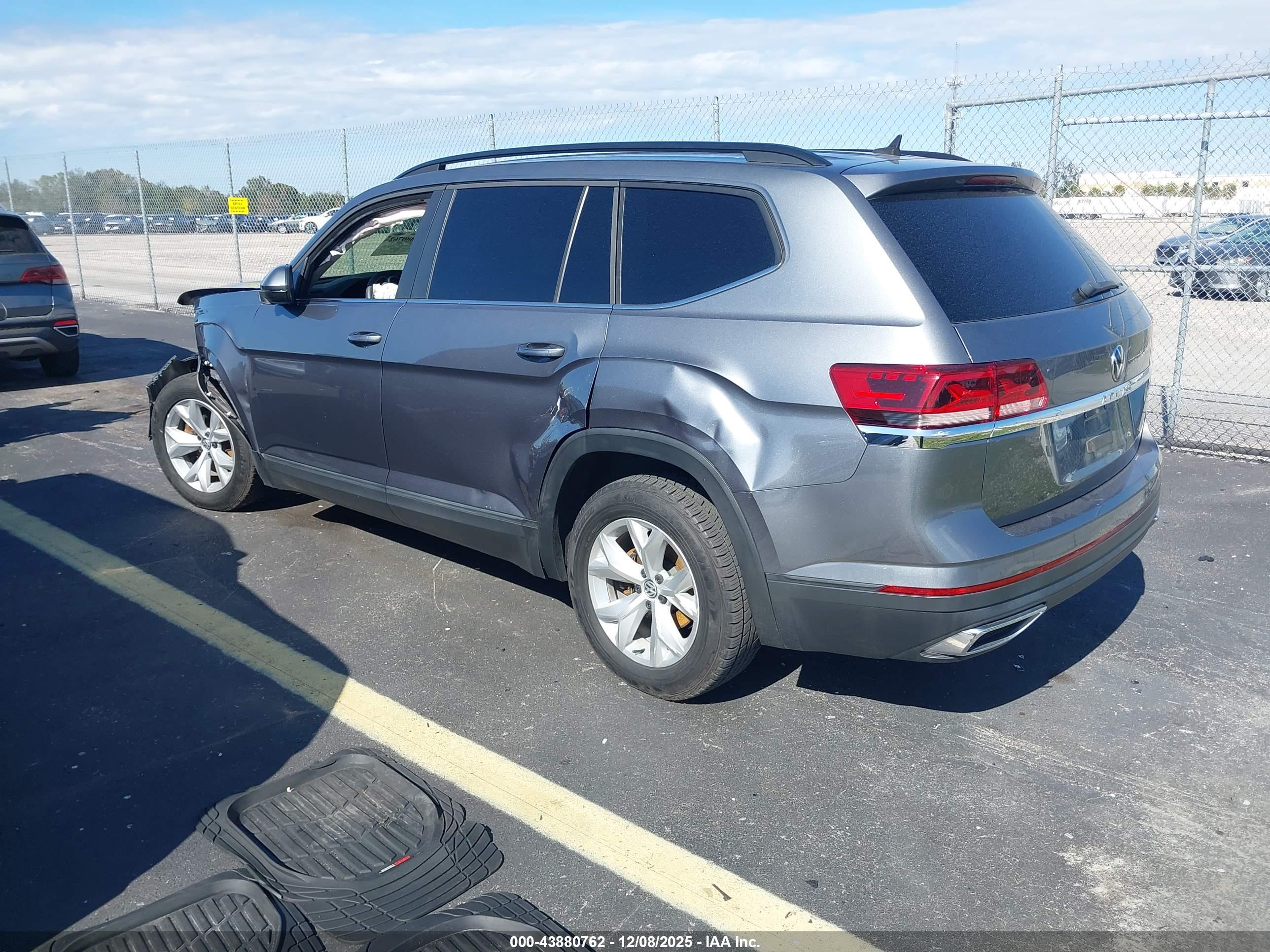 VOLKSWAGEN ATLAS image 3