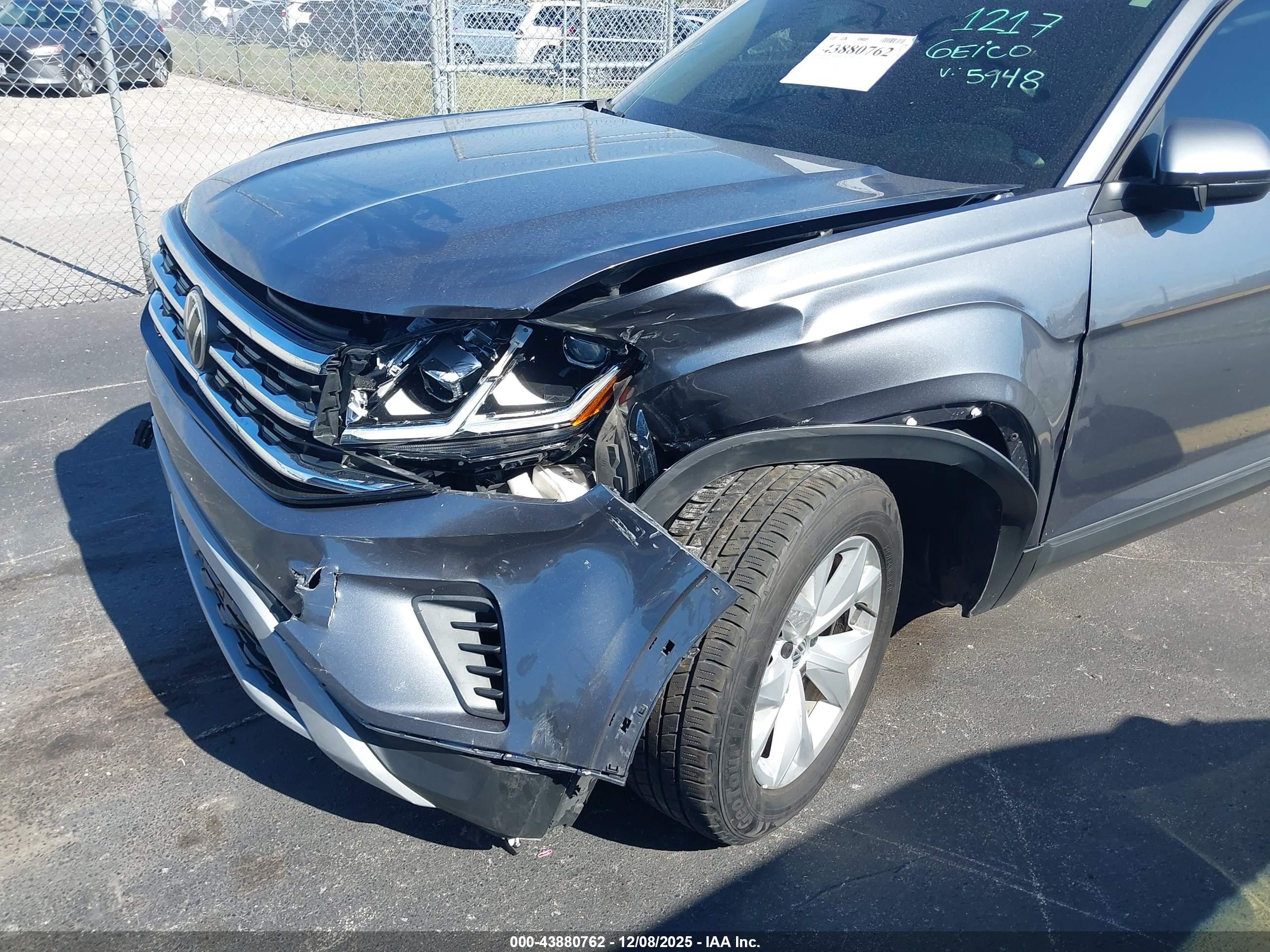 VOLKSWAGEN ATLAS image 6