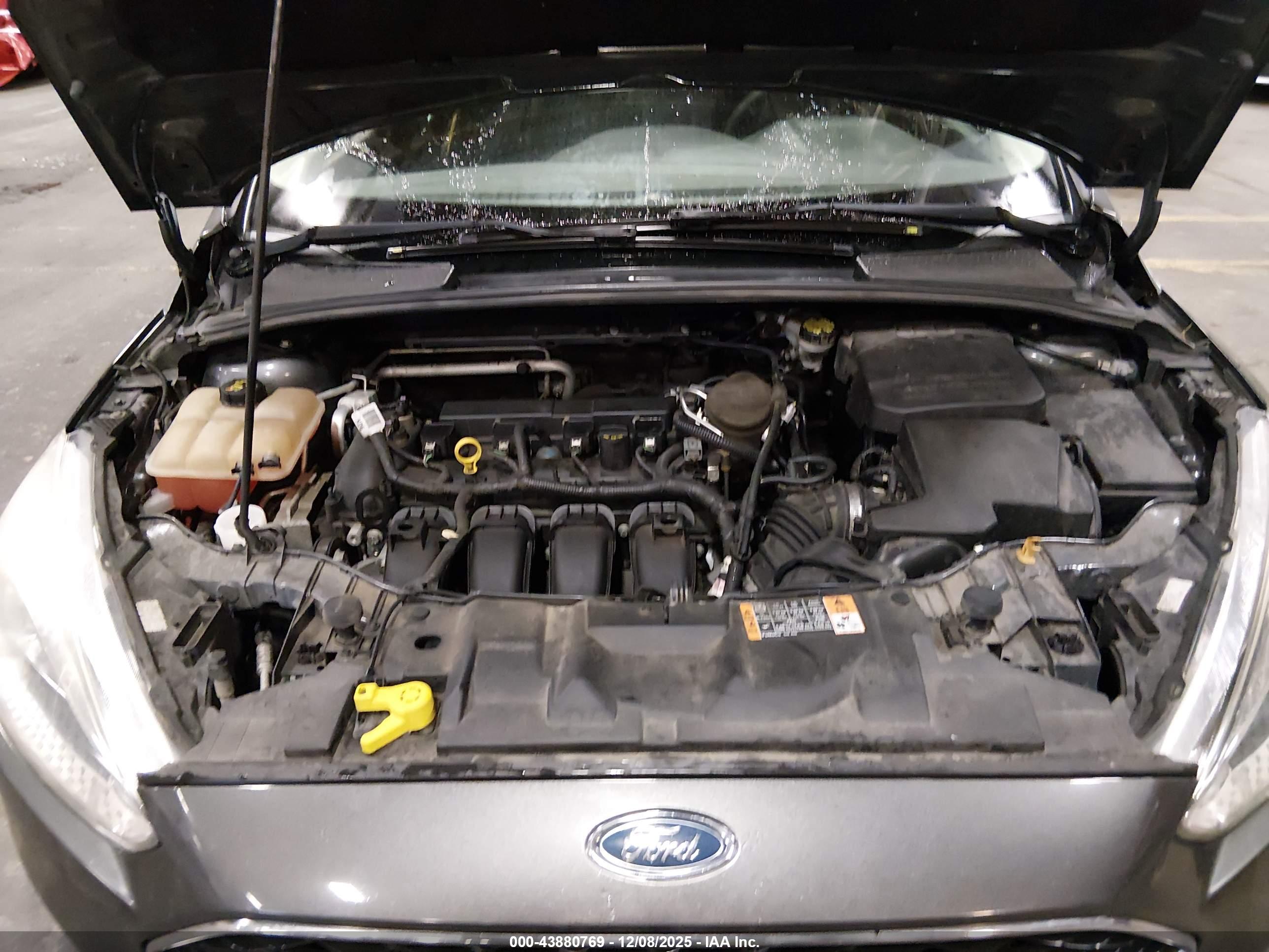 FORD FOCUS image 10