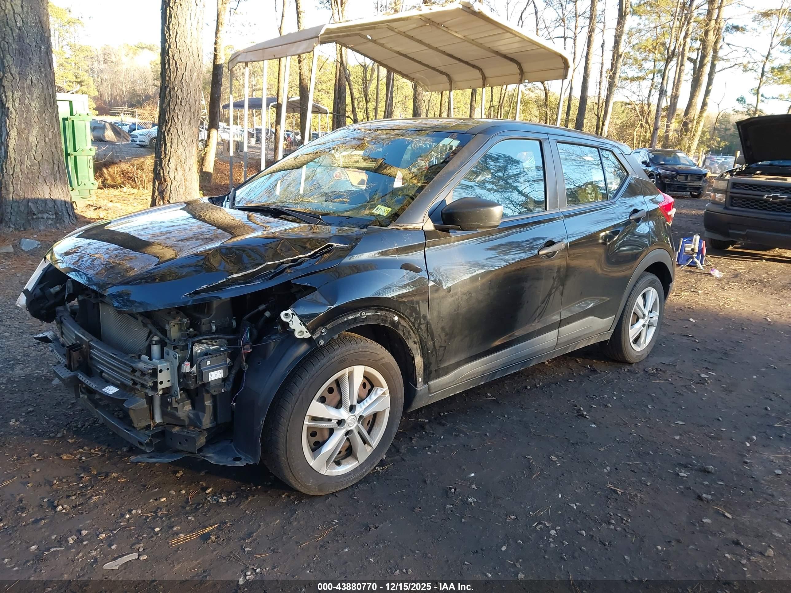 NISSAN KICKS image 2