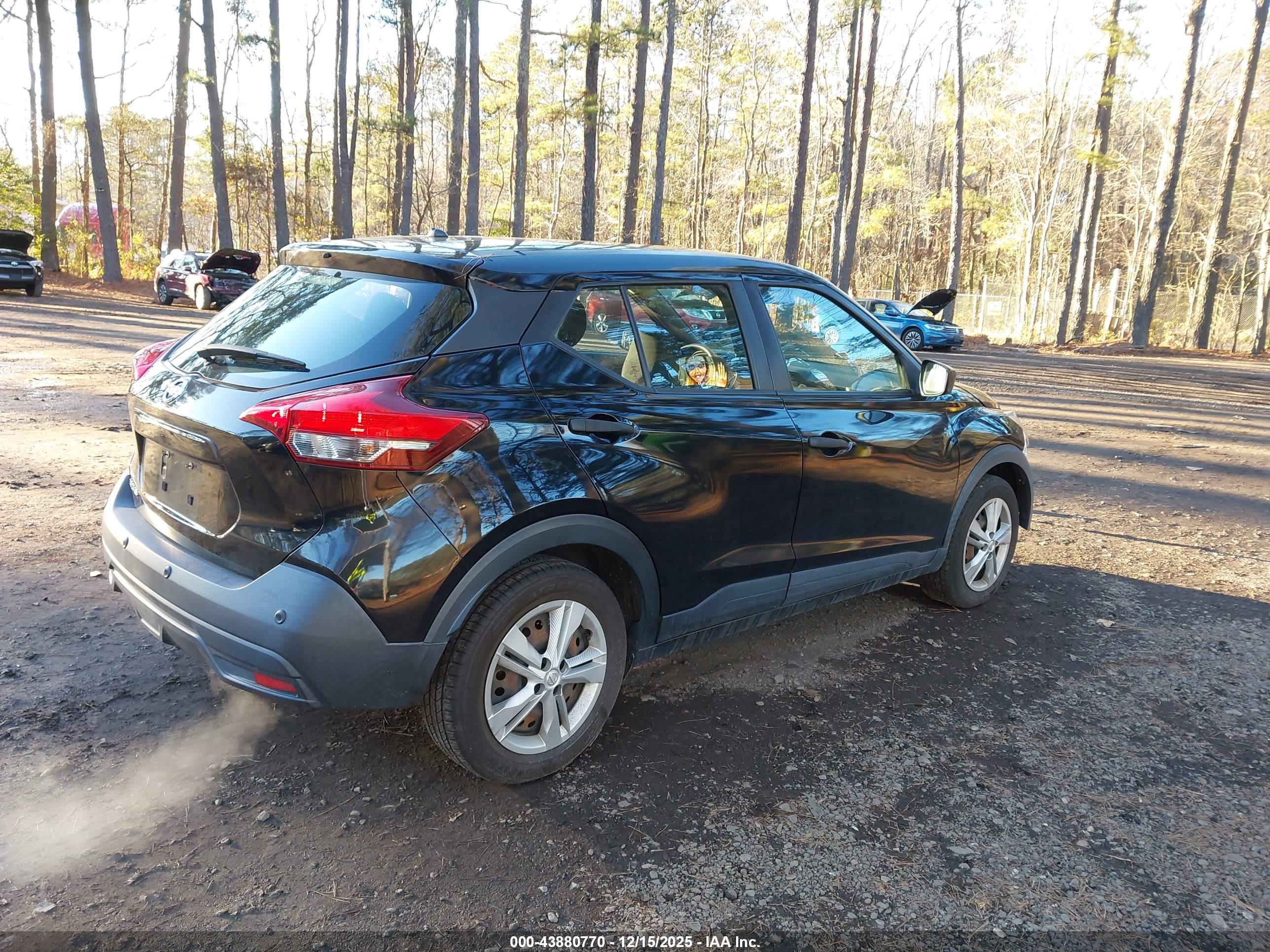NISSAN KICKS image 4