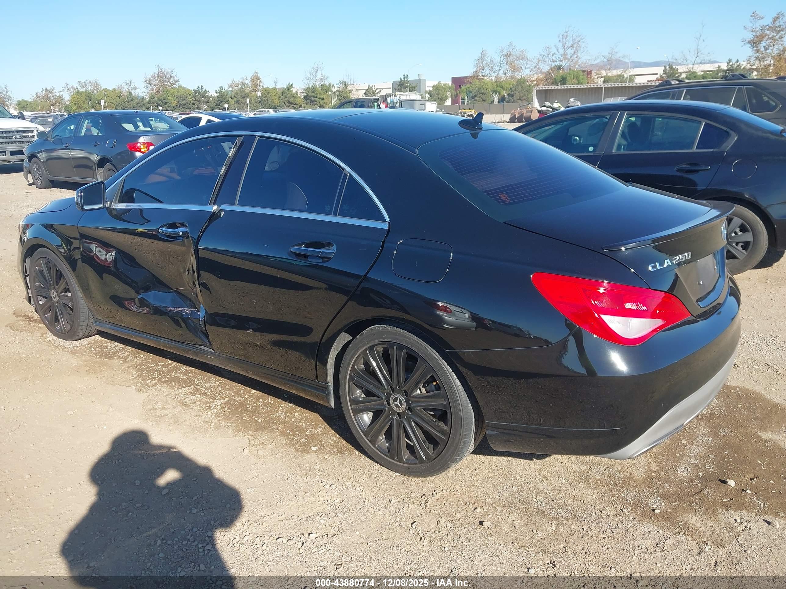 MERCEDES-BENZ CLA image 3