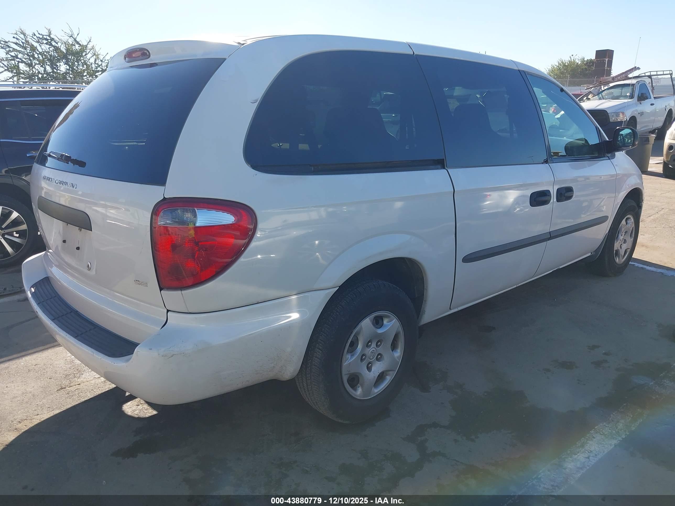 DODGE GRAND image 4
