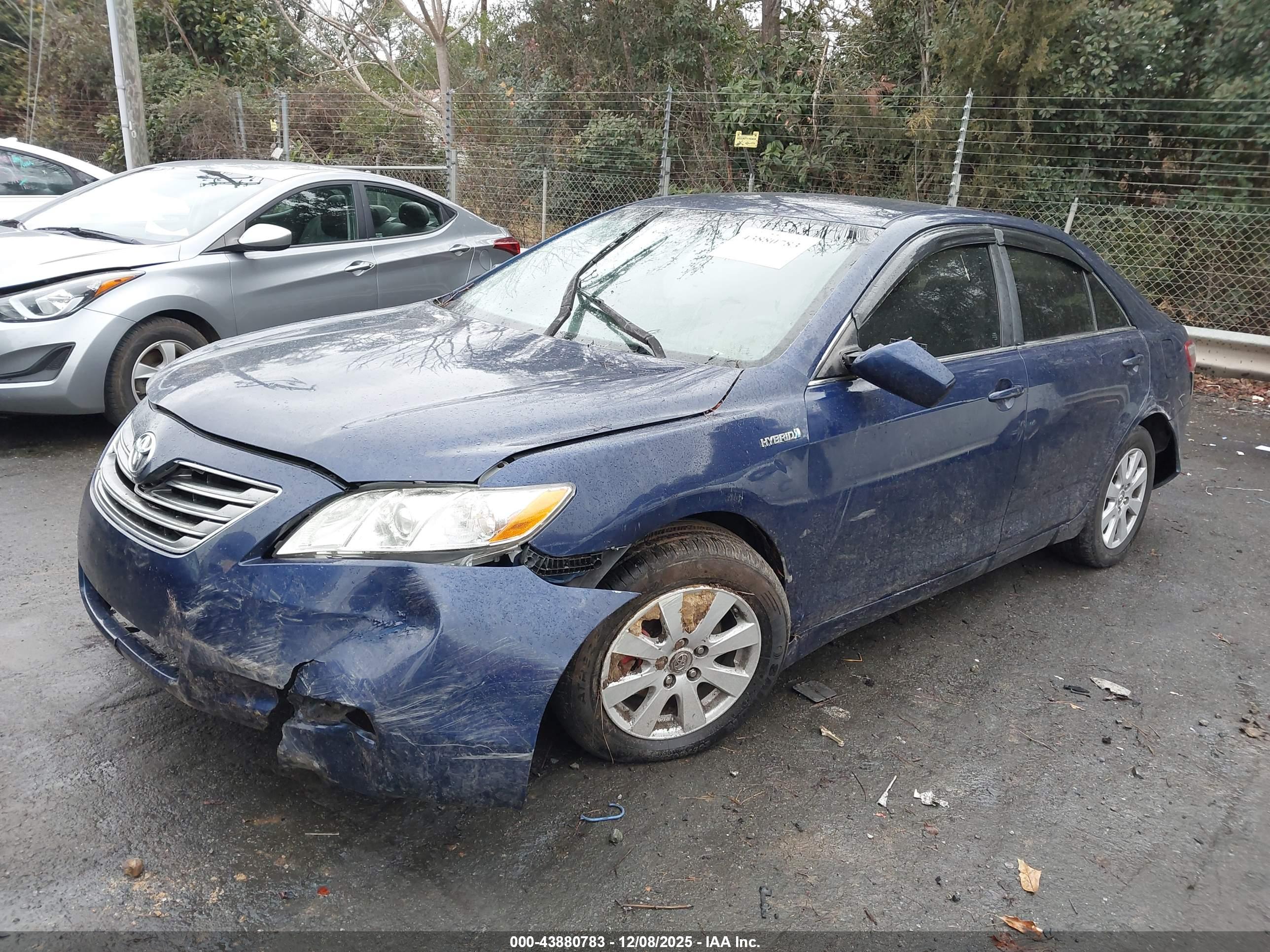 TOYOTA CAMRY image 2