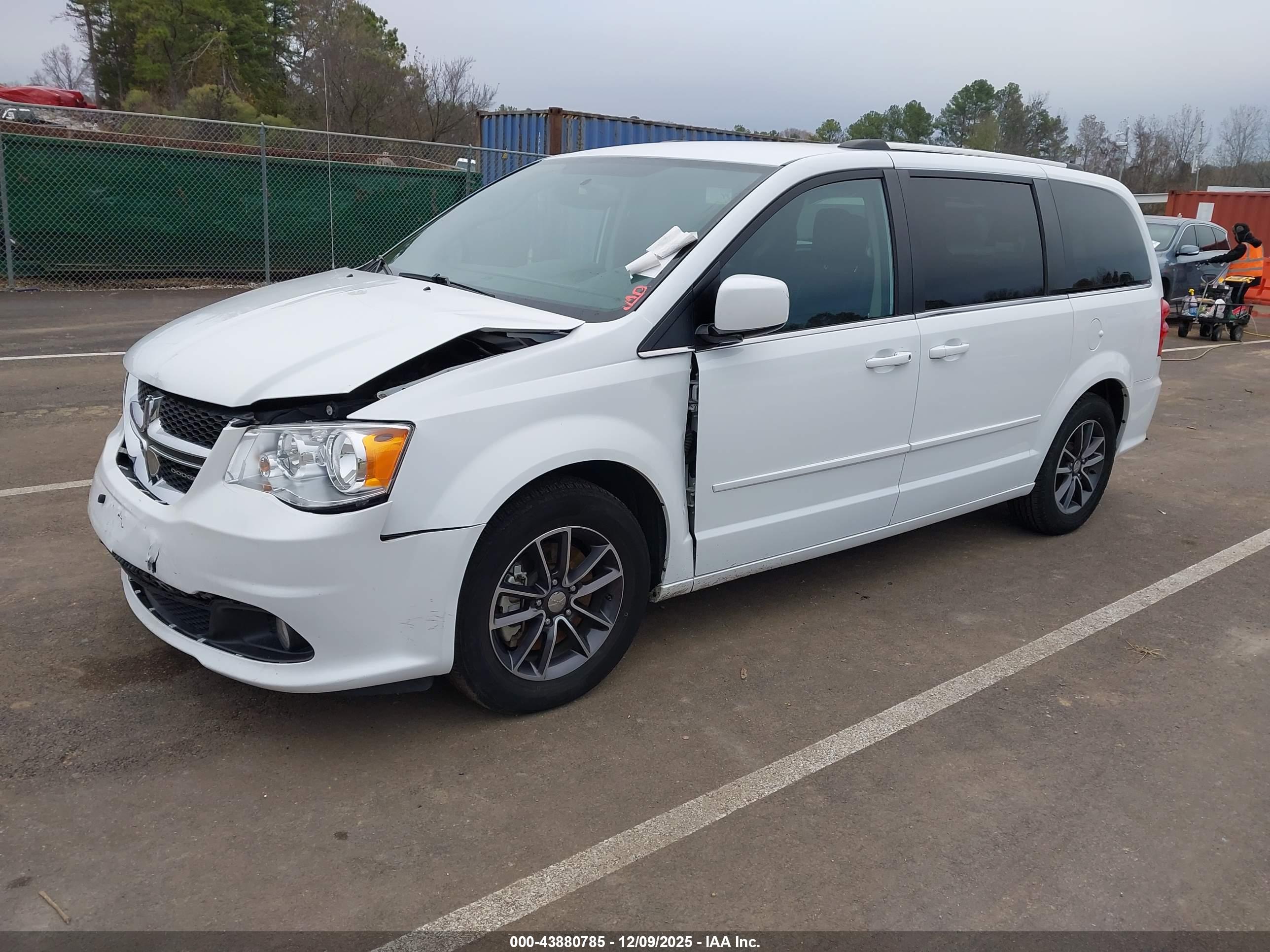 DODGE GRAND image 2