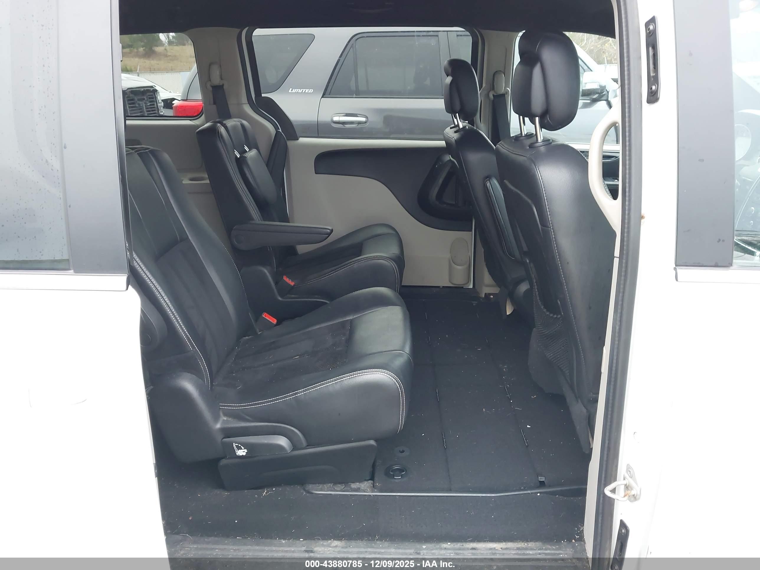DODGE GRAND image 8