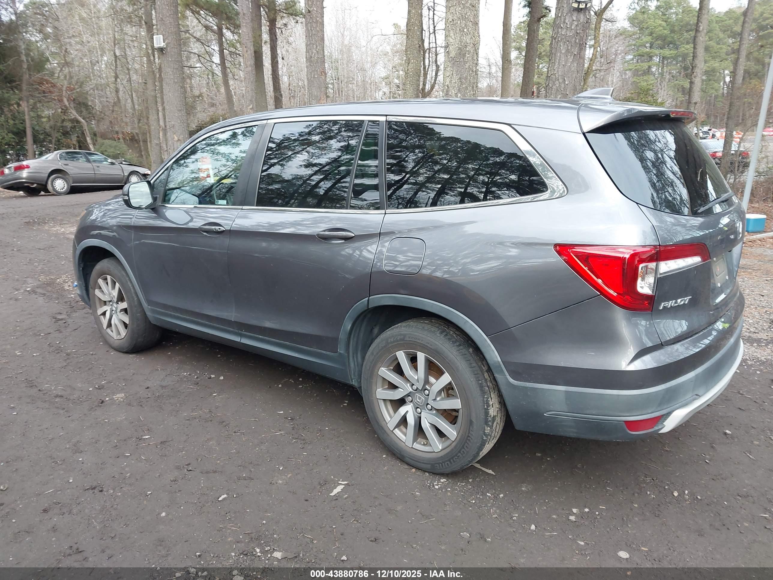 HONDA PILOT image 3