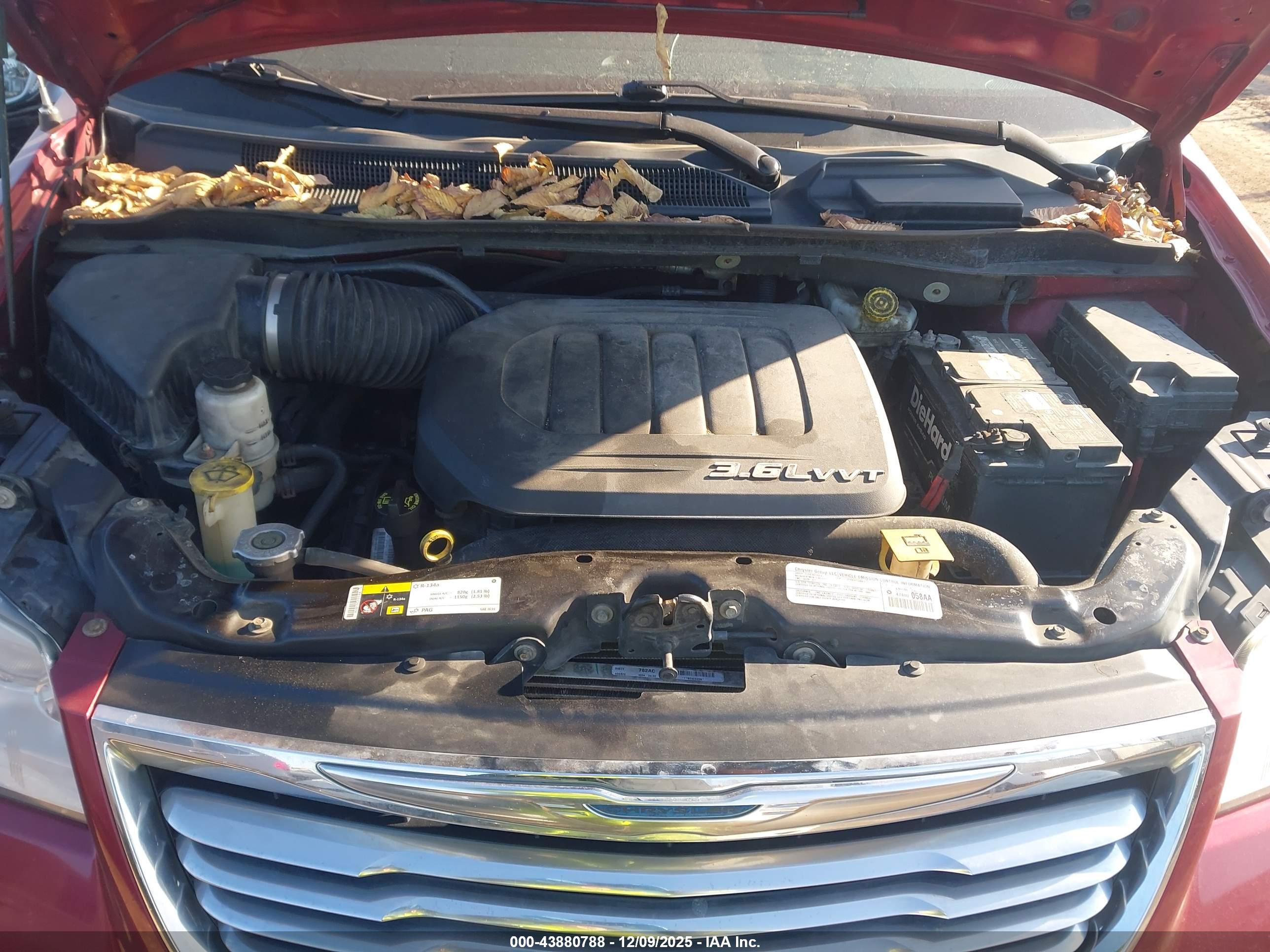 CHRYSLER TOWN image 10