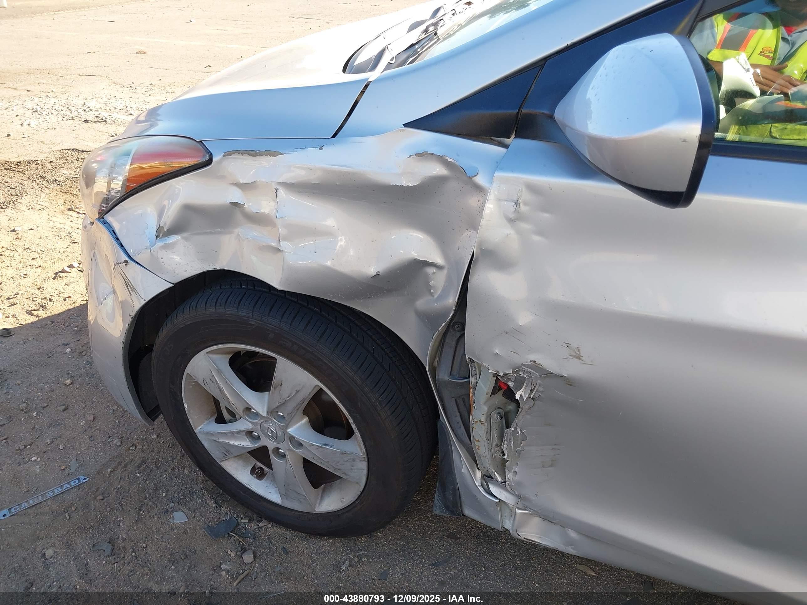 HYUNDAI ELANTRA image 6