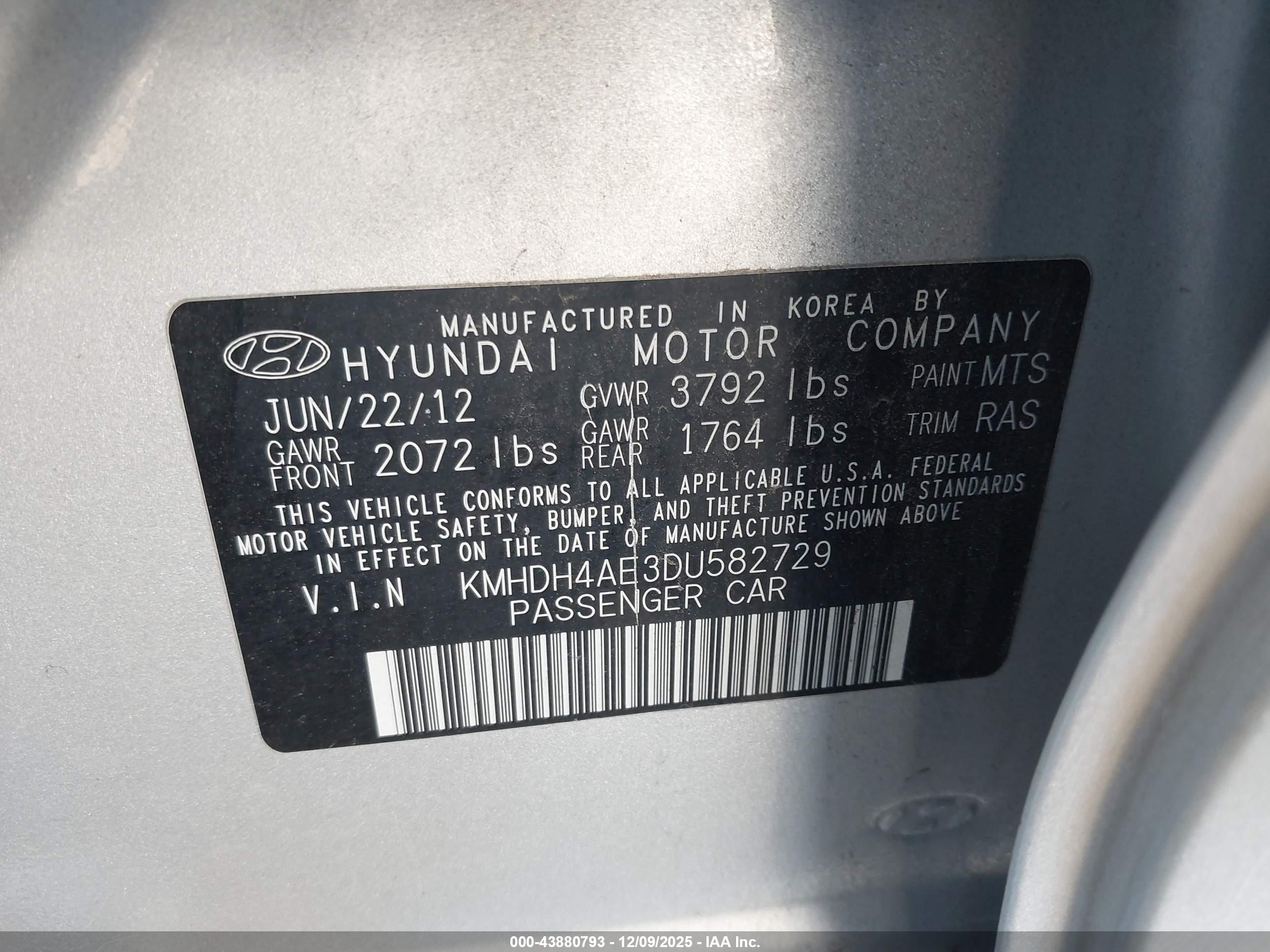 HYUNDAI ELANTRA image 9