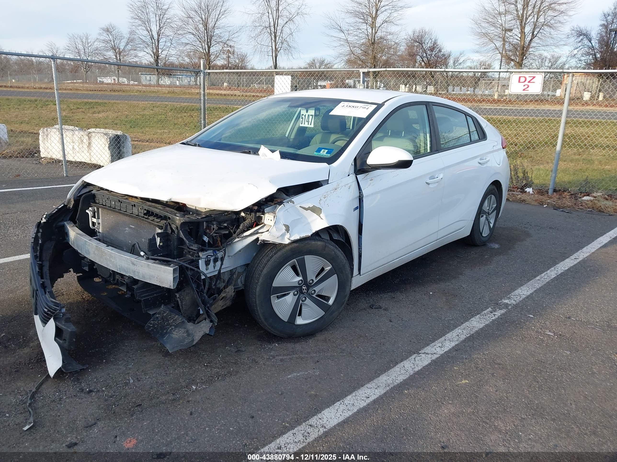 HYUNDAI IONIQ image 2