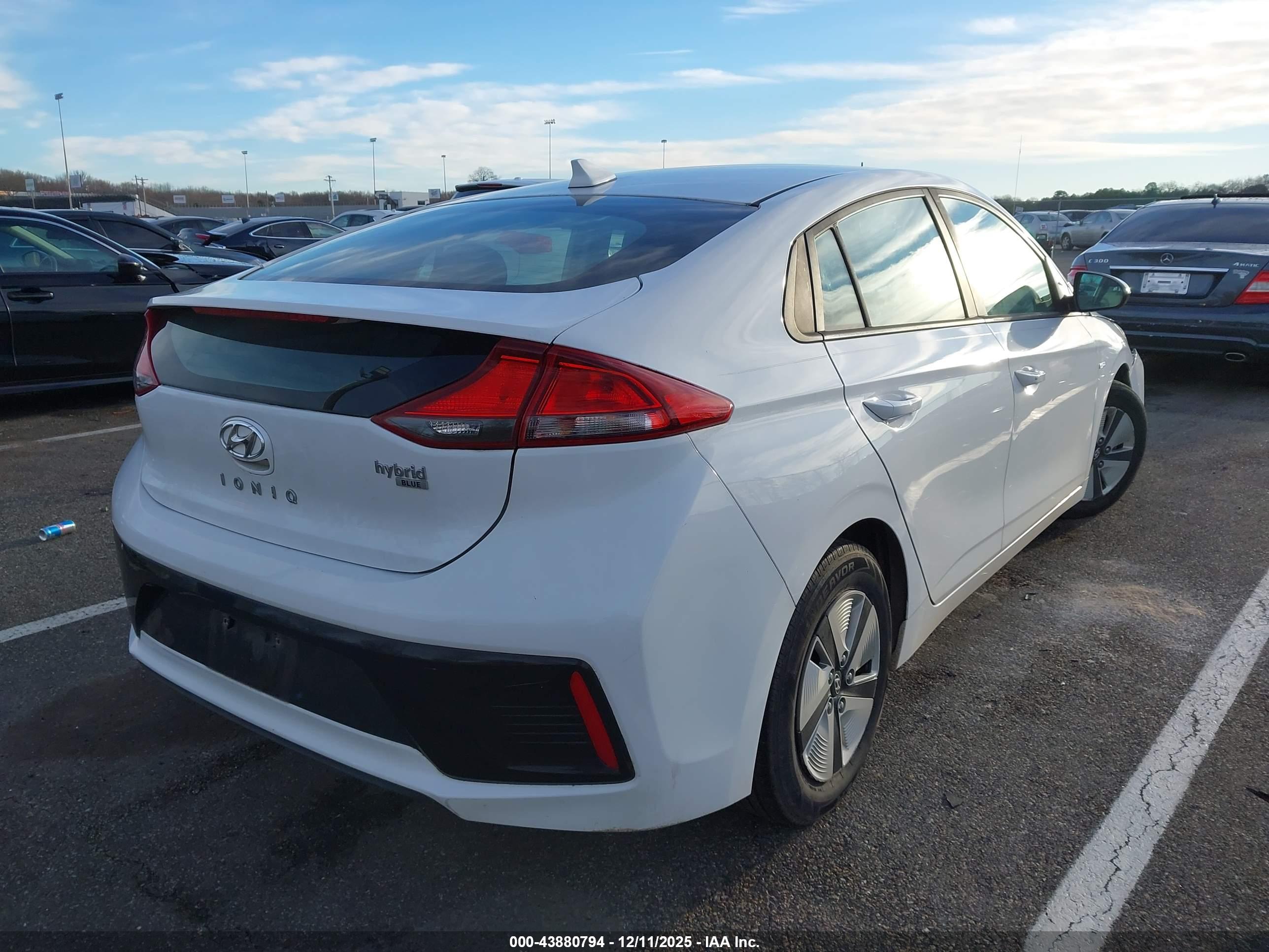 HYUNDAI IONIQ image 4