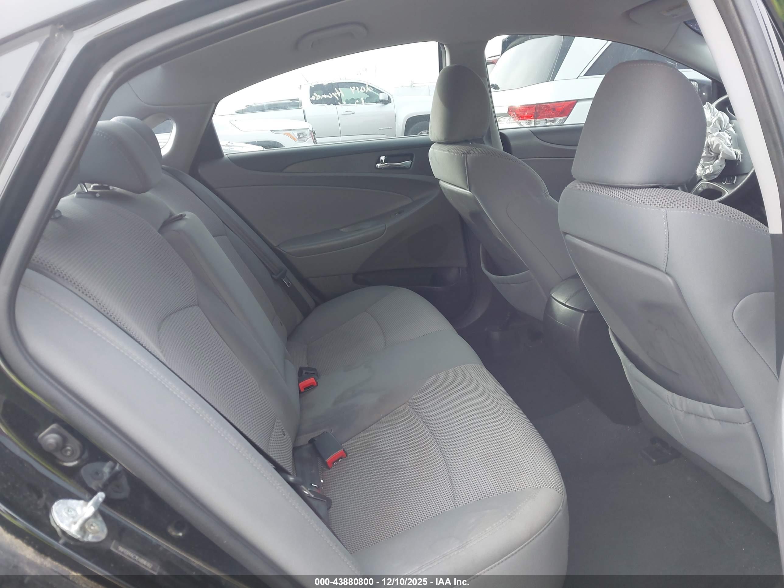 HYUNDAI SONATA image 8