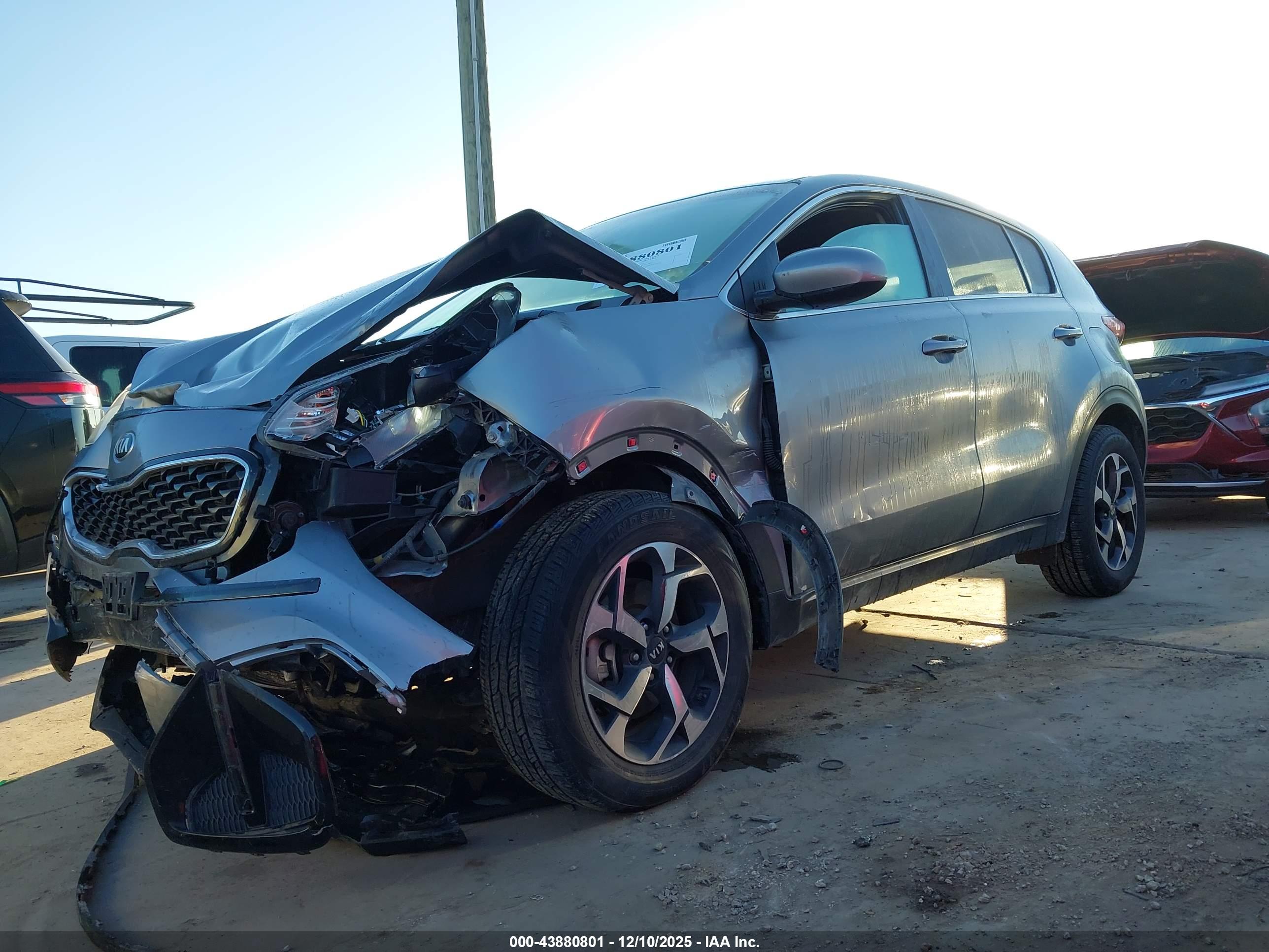 KIA SPORTAGE image 2