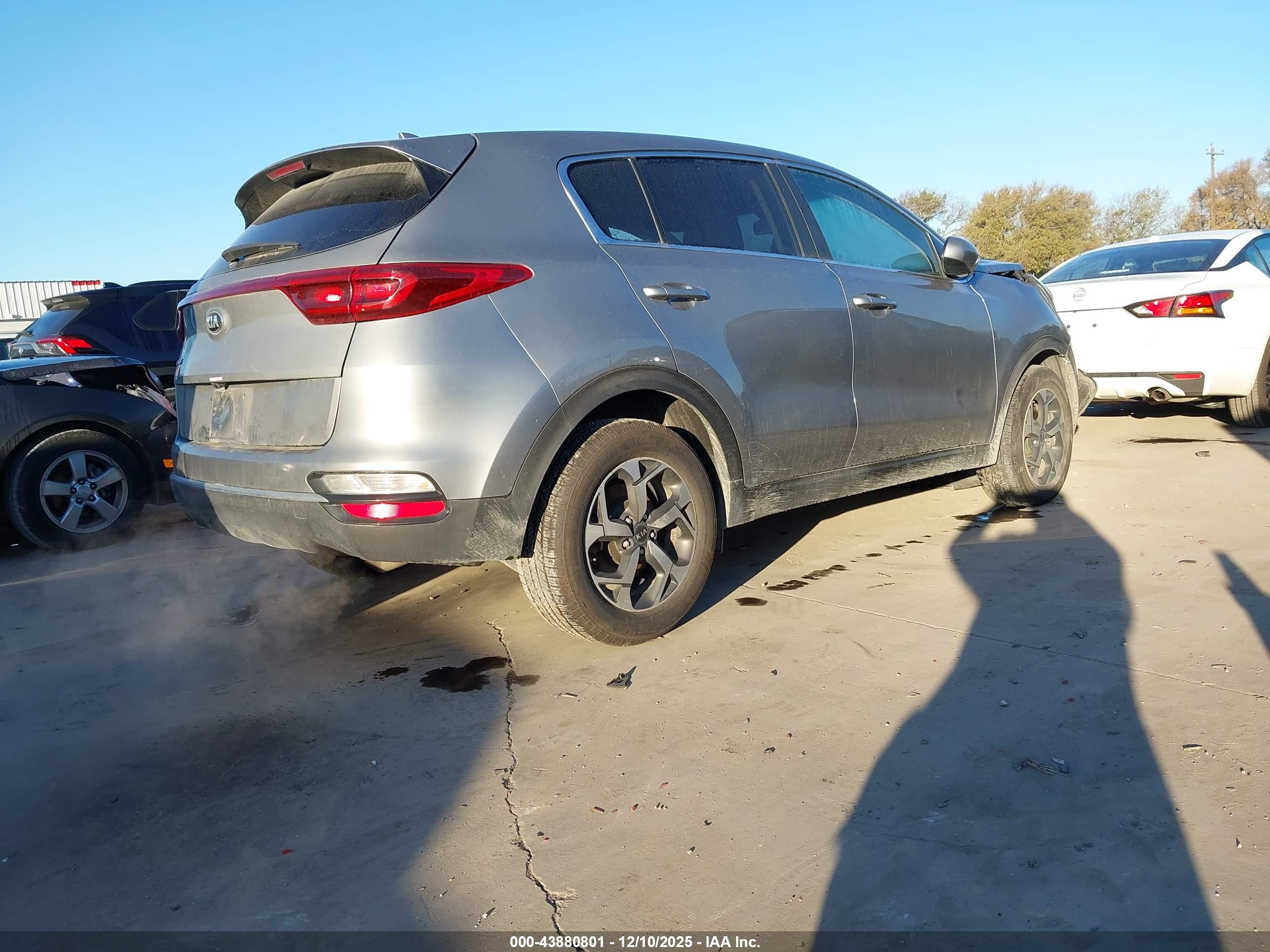 KIA SPORTAGE image 4