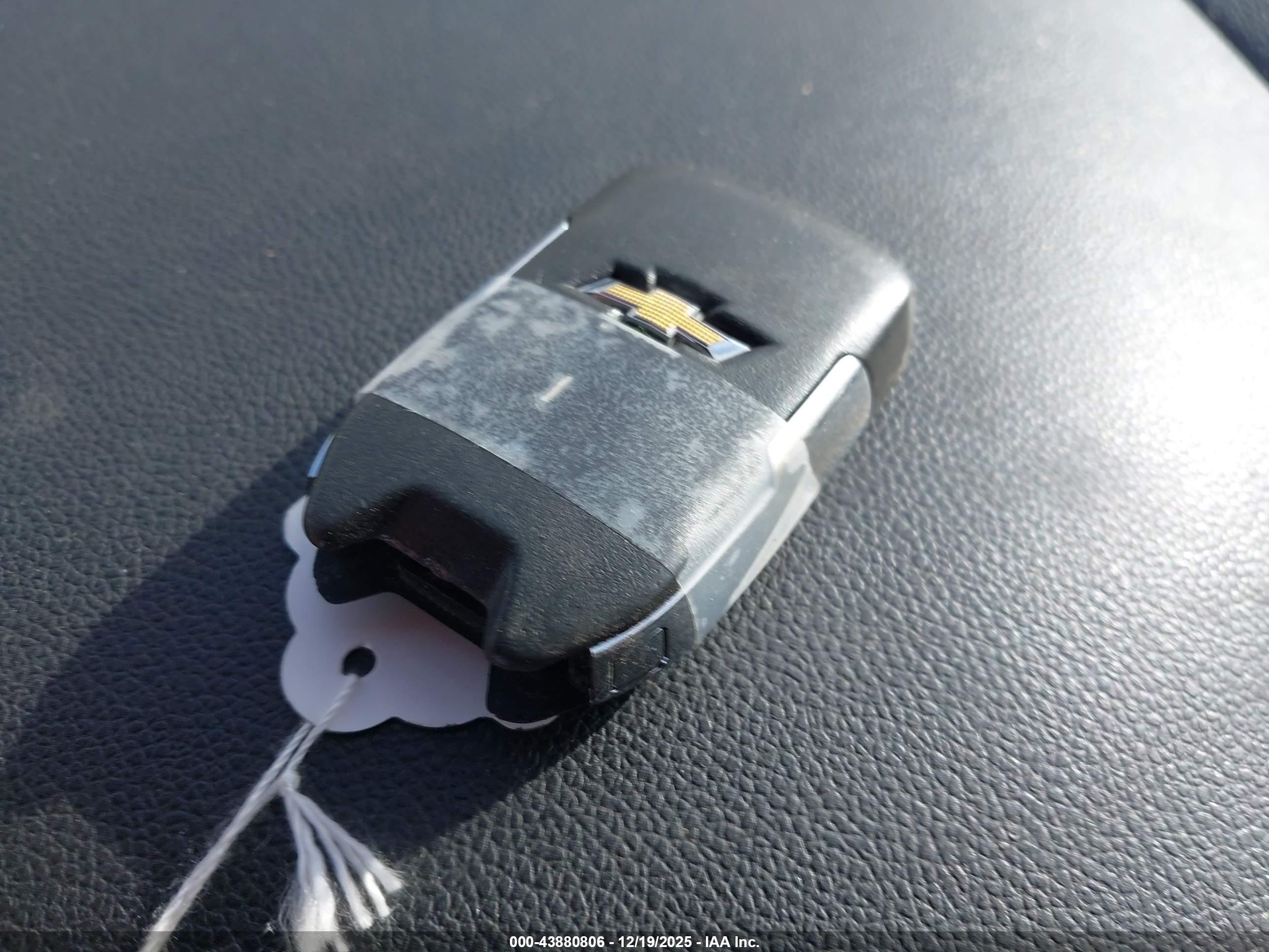 CHEVROLET SILVERADO image 11