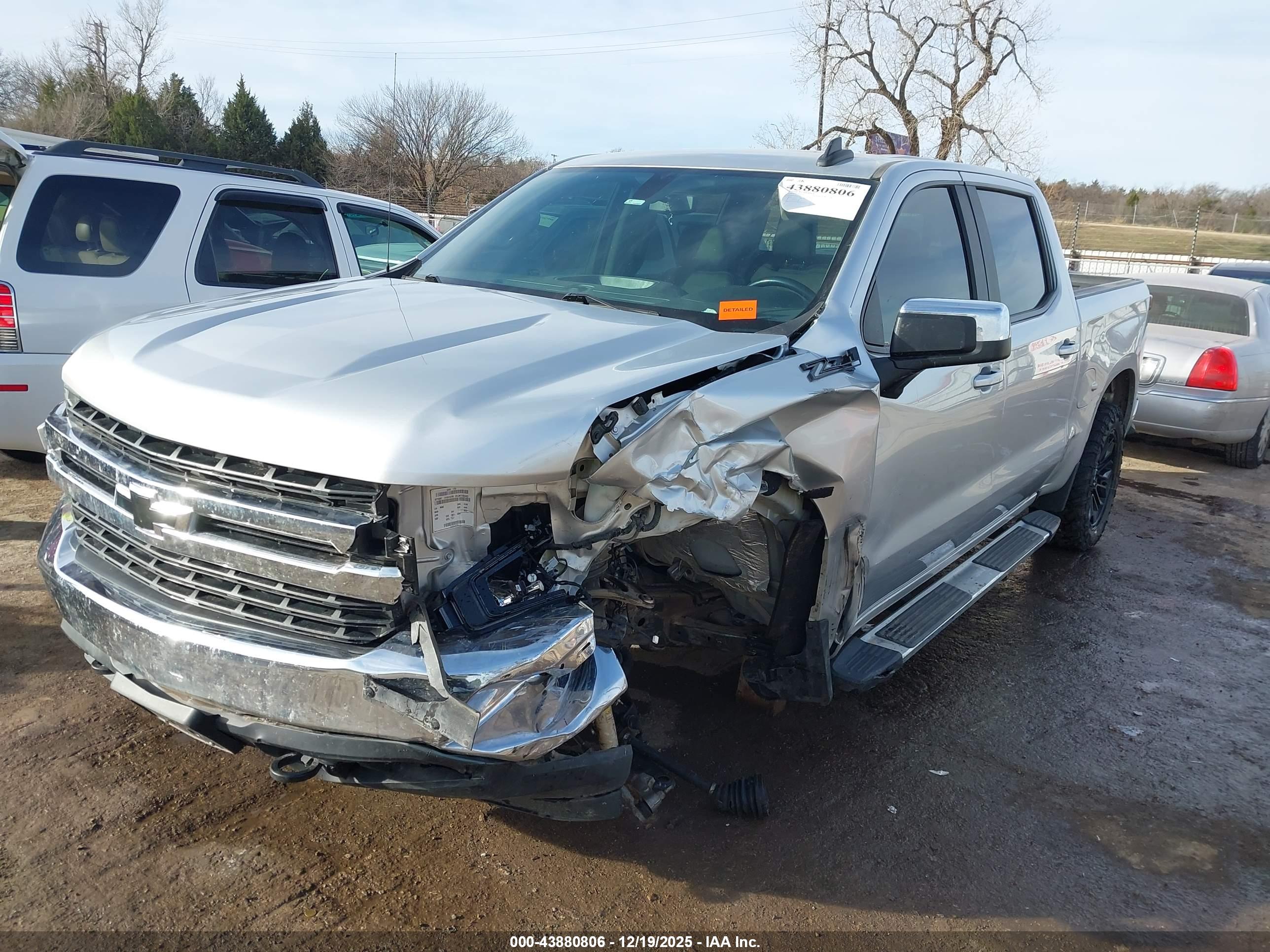 CHEVROLET SILVERADO image 2