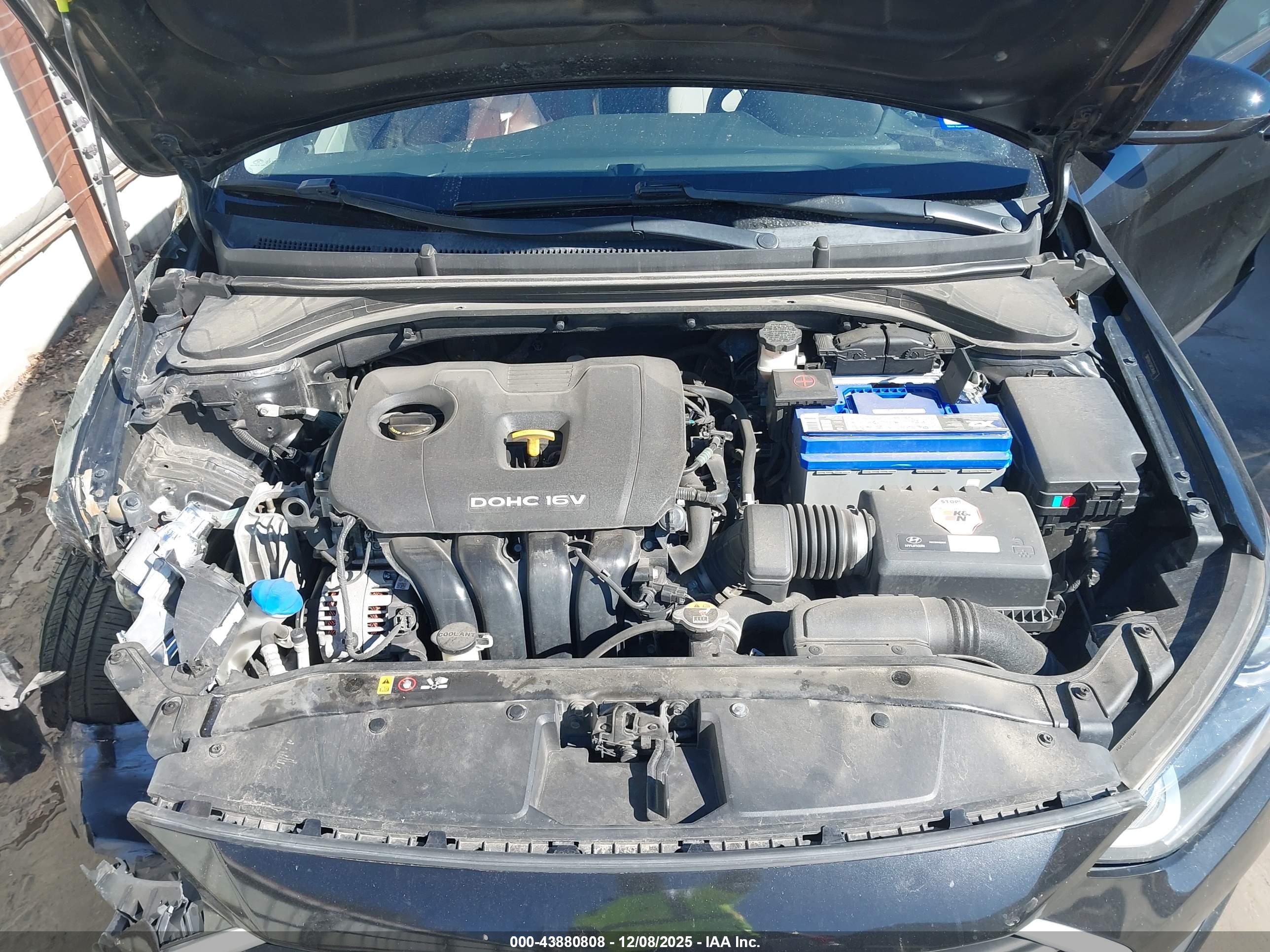 HYUNDAI ELANTRA image 10