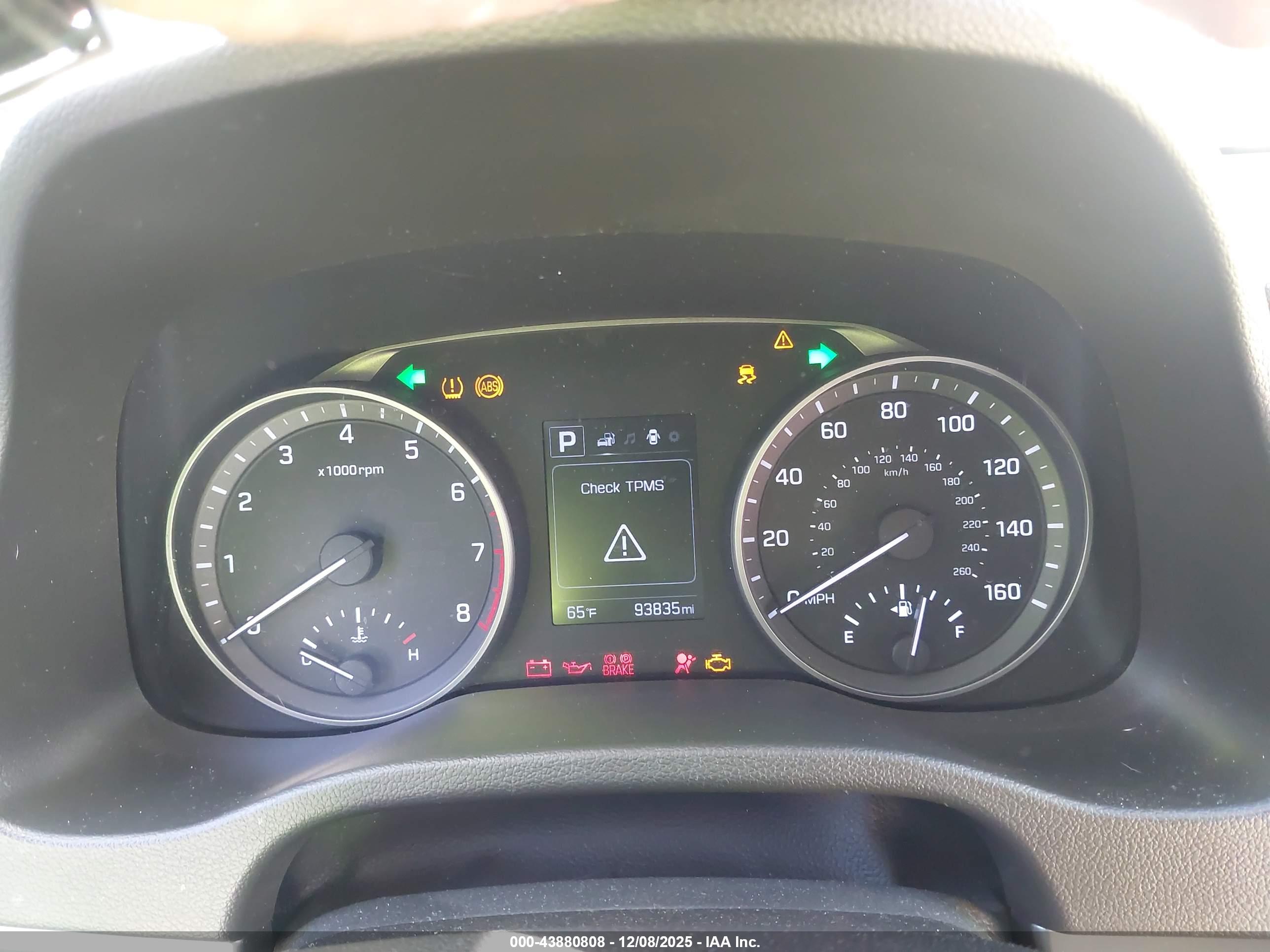 HYUNDAI ELANTRA image 7