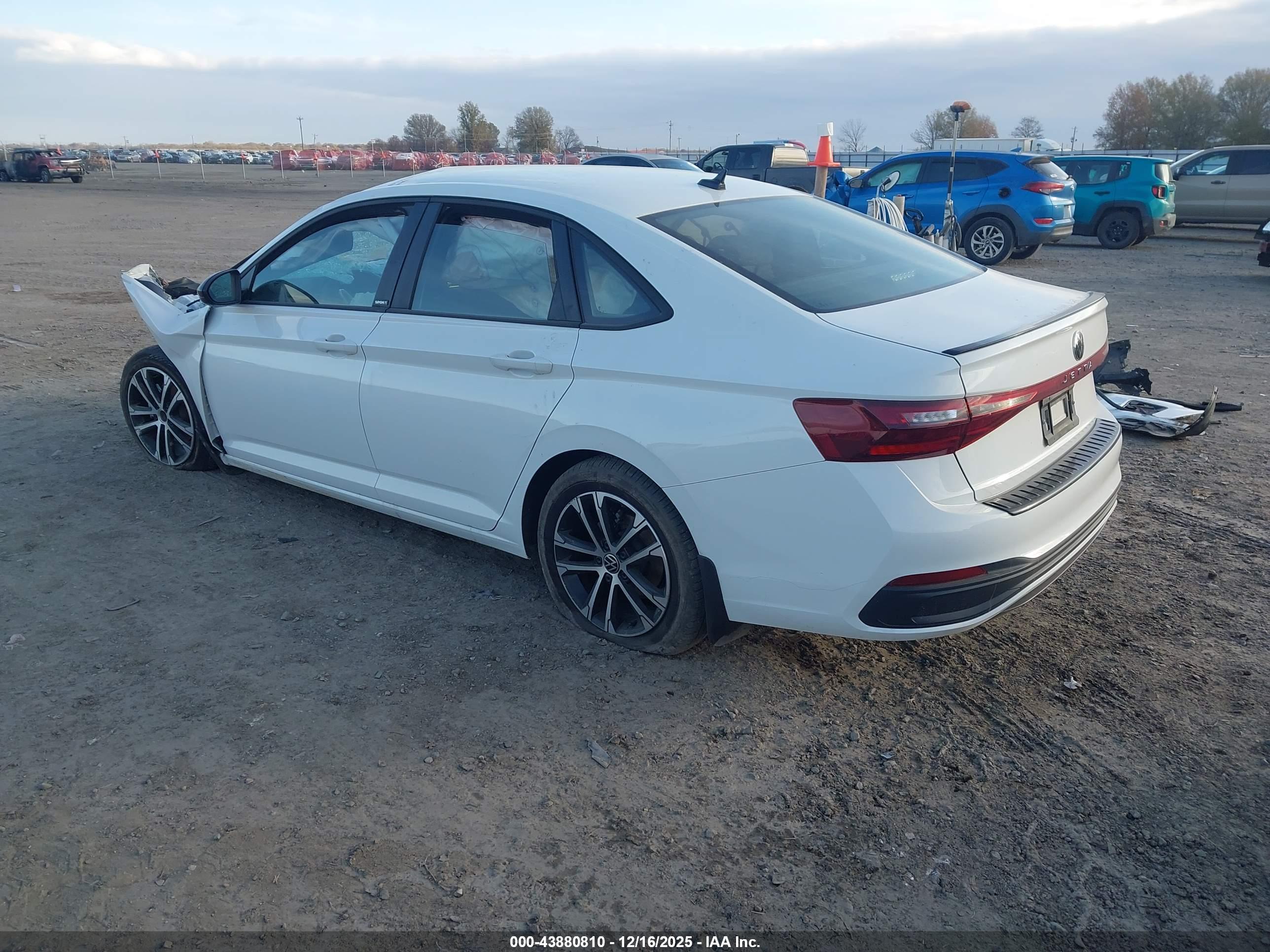 VOLKSWAGEN JETTA image 3