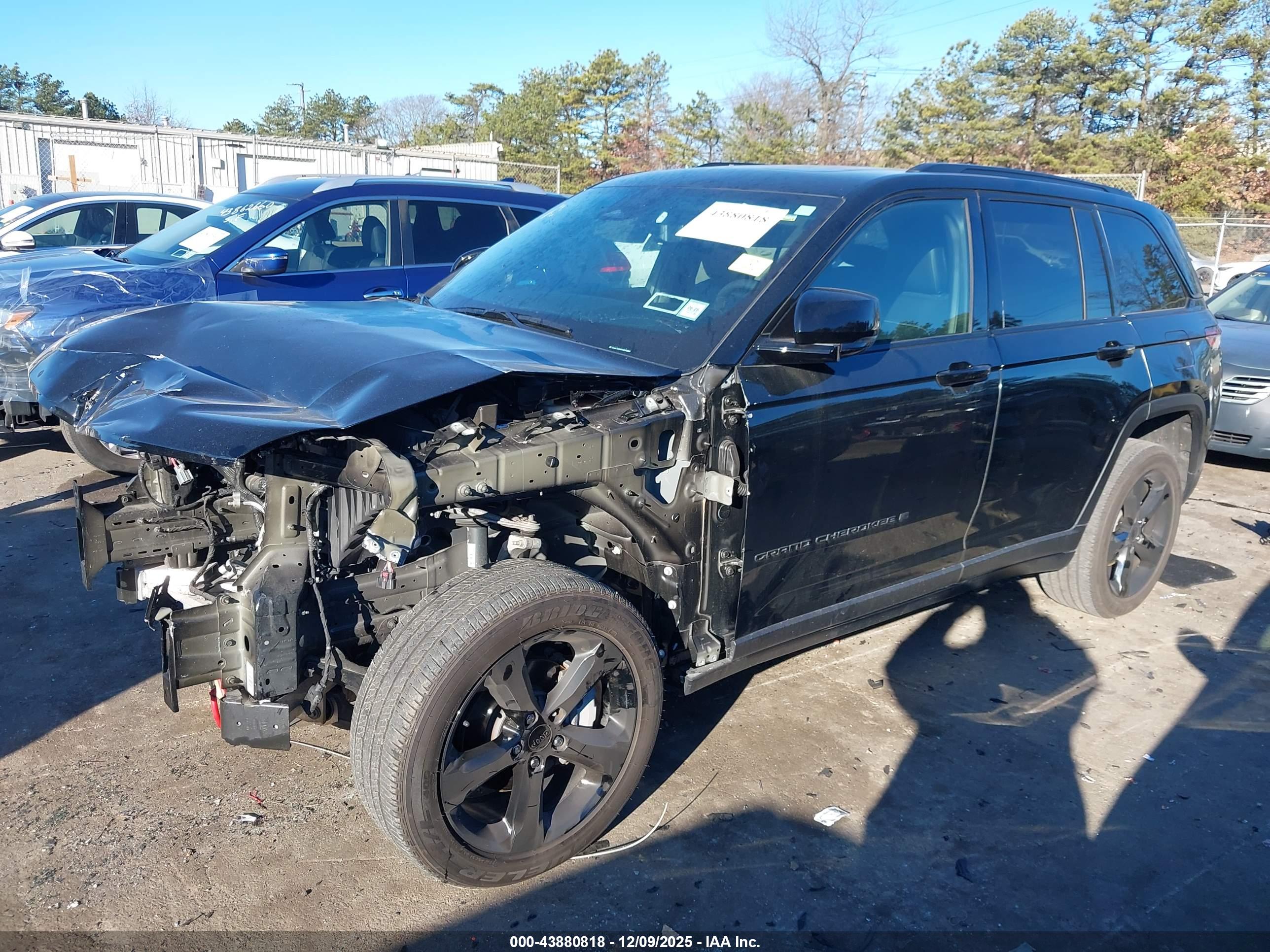 JEEP GRAND image 2