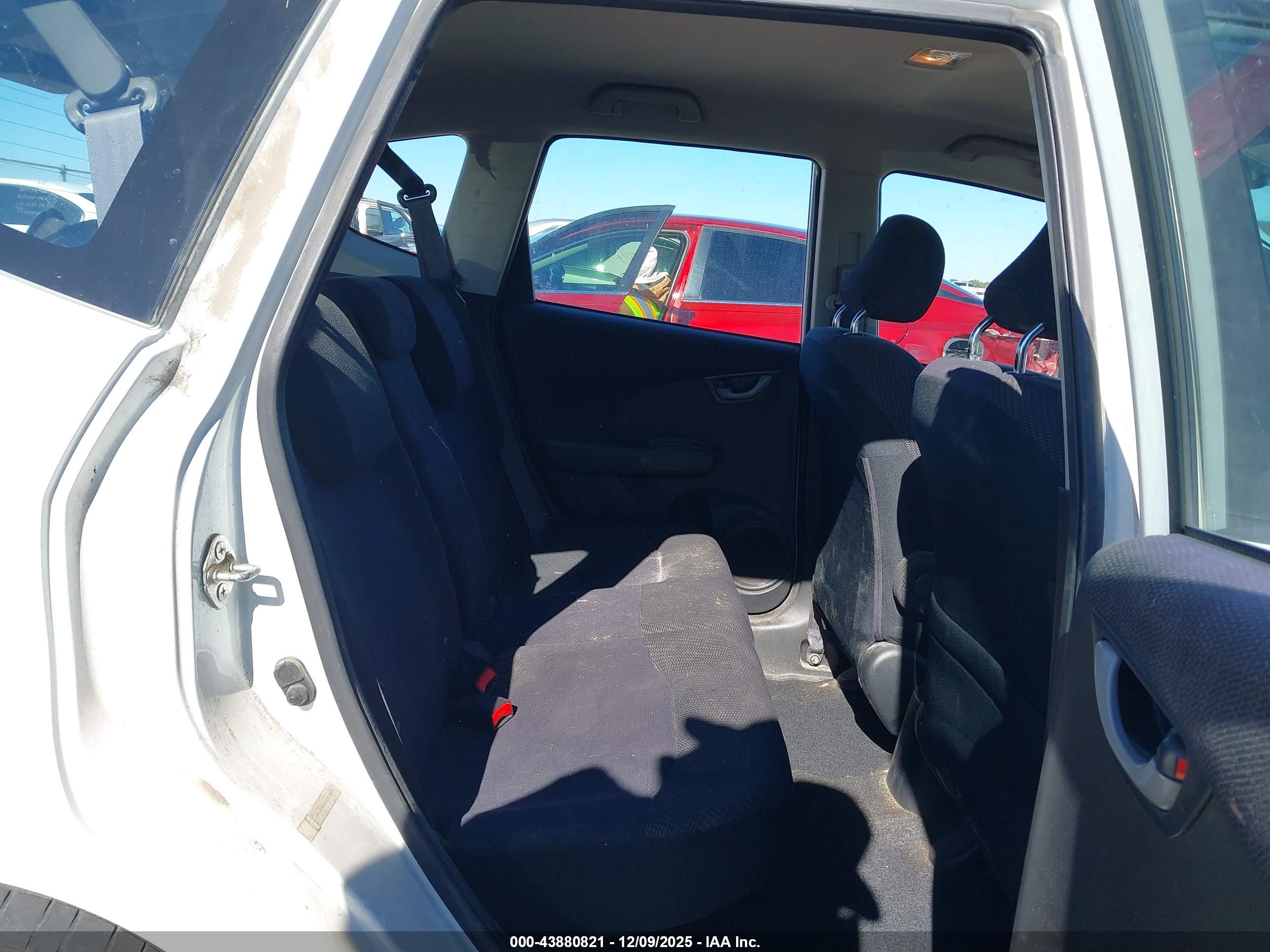 HONDA FIT image 8
