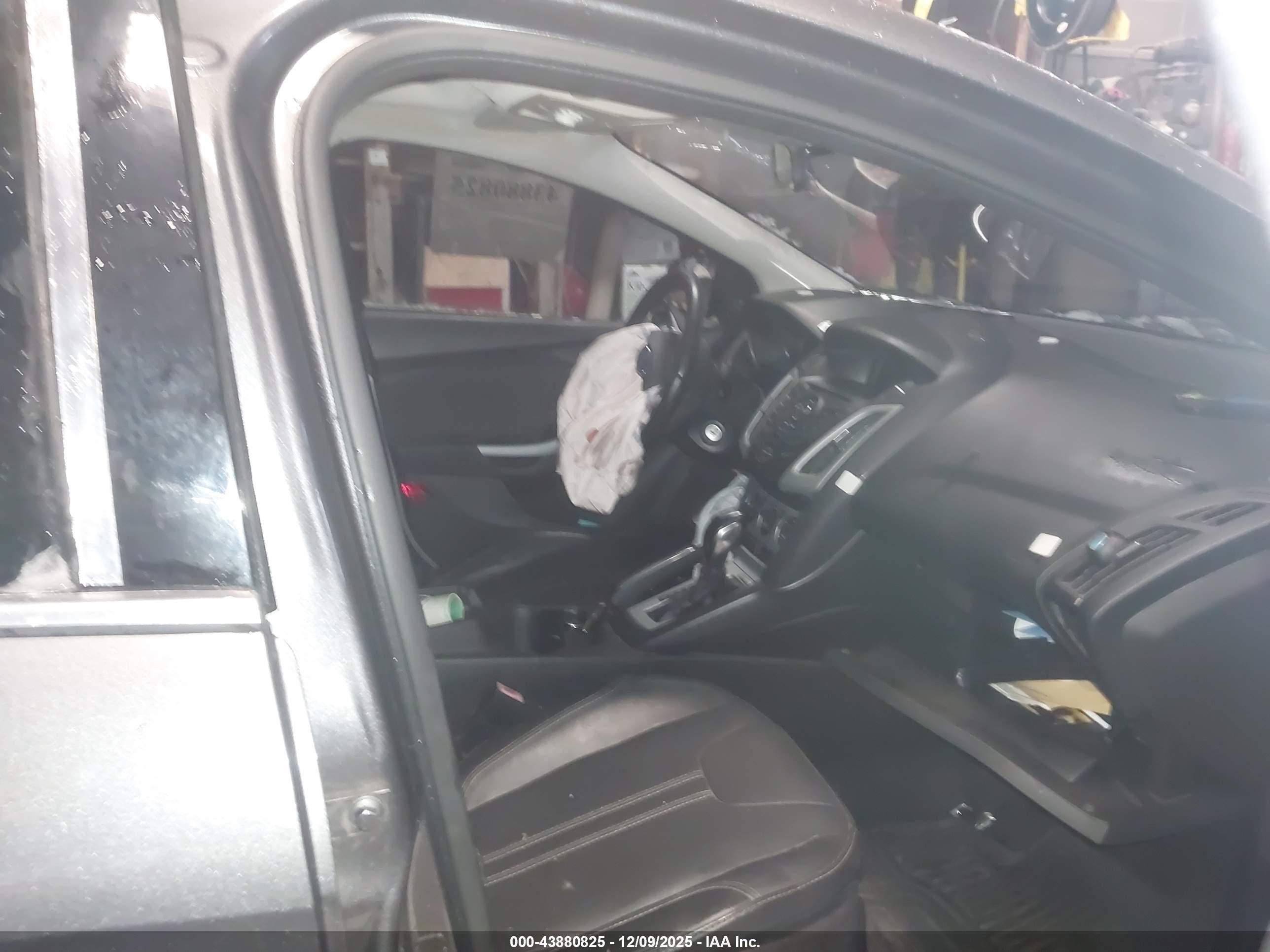 FORD FOCUS image 5
