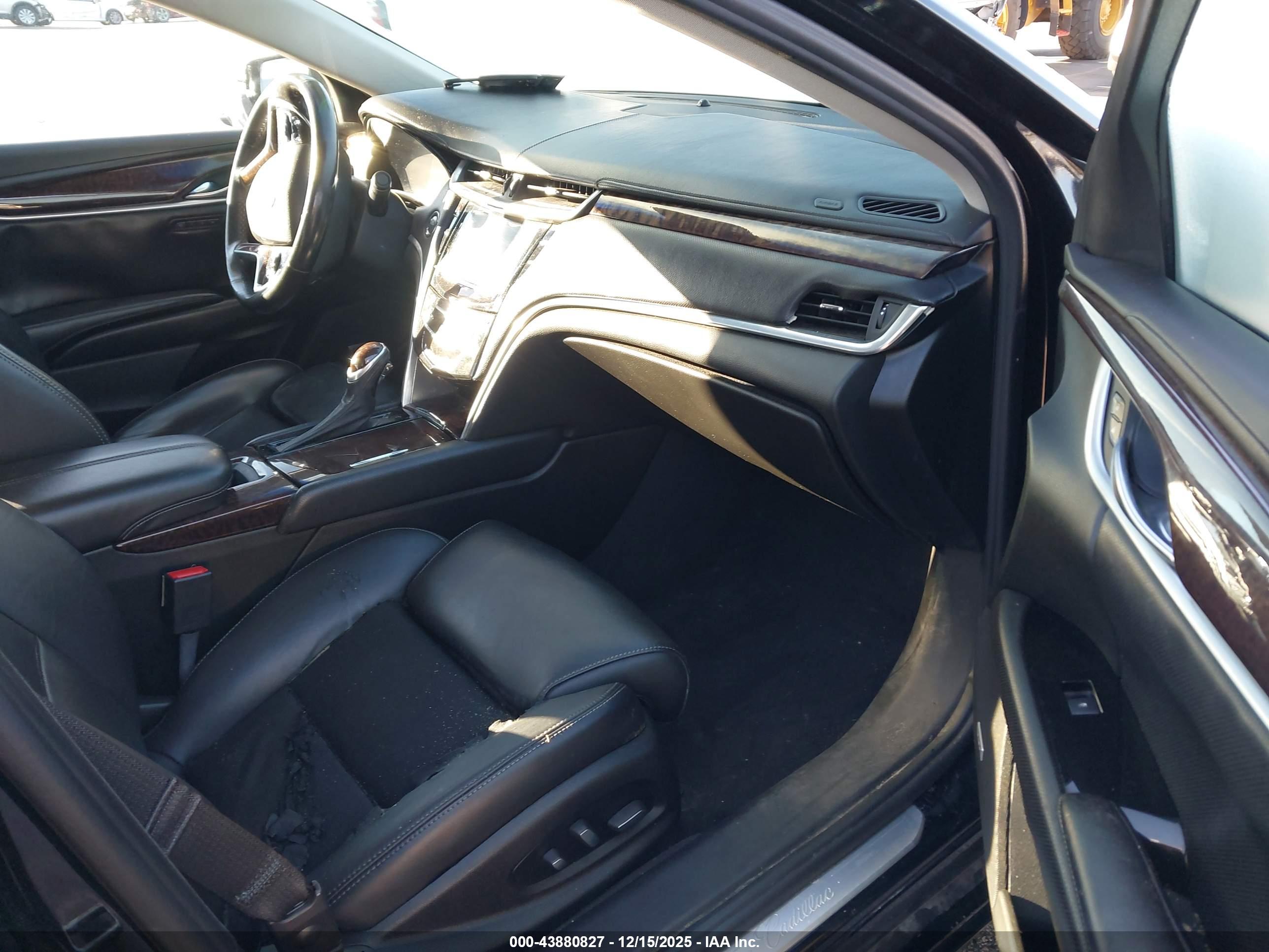 CADILLAC XTS image 5