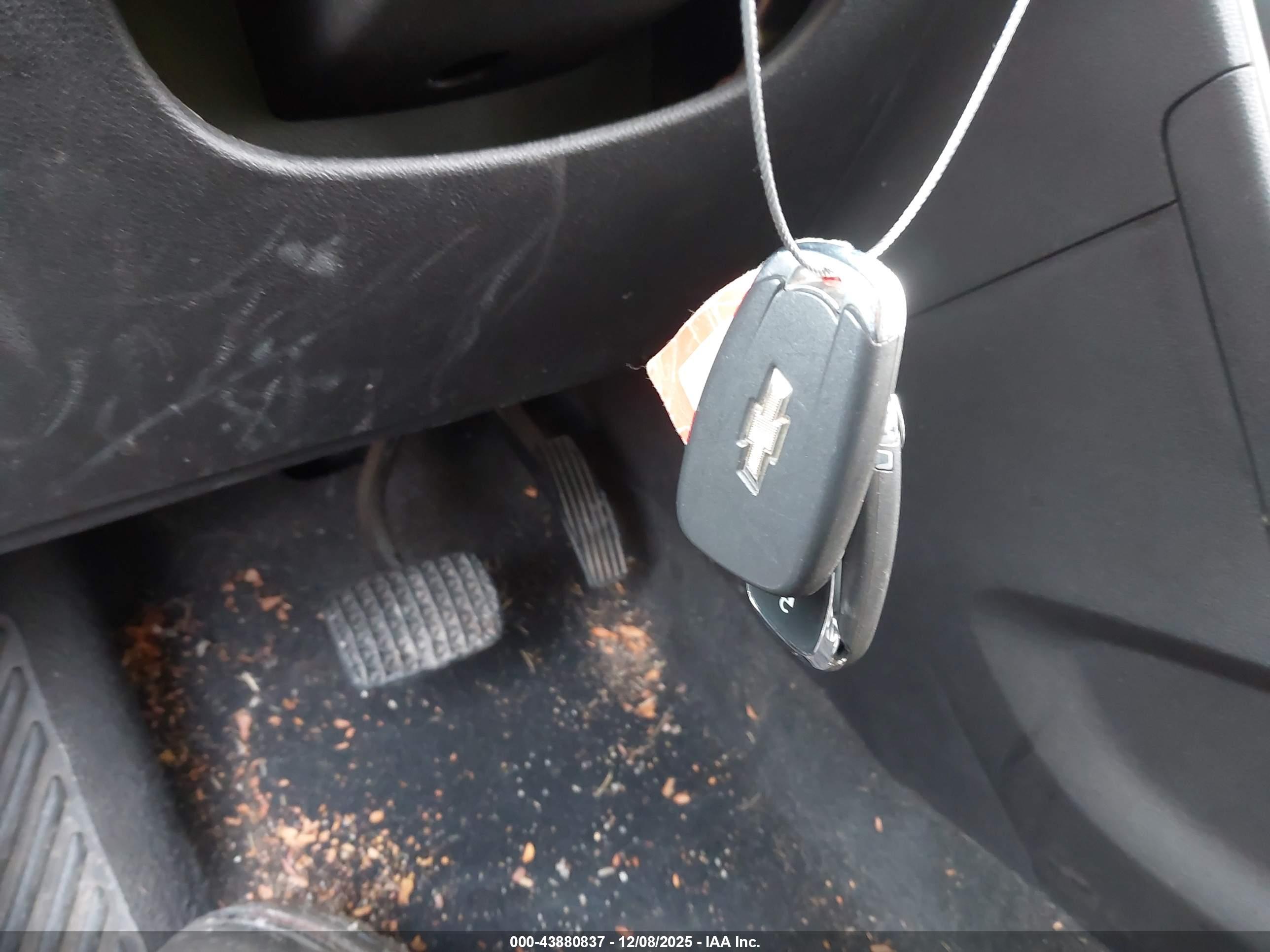CHEVROLET TRAX image 11