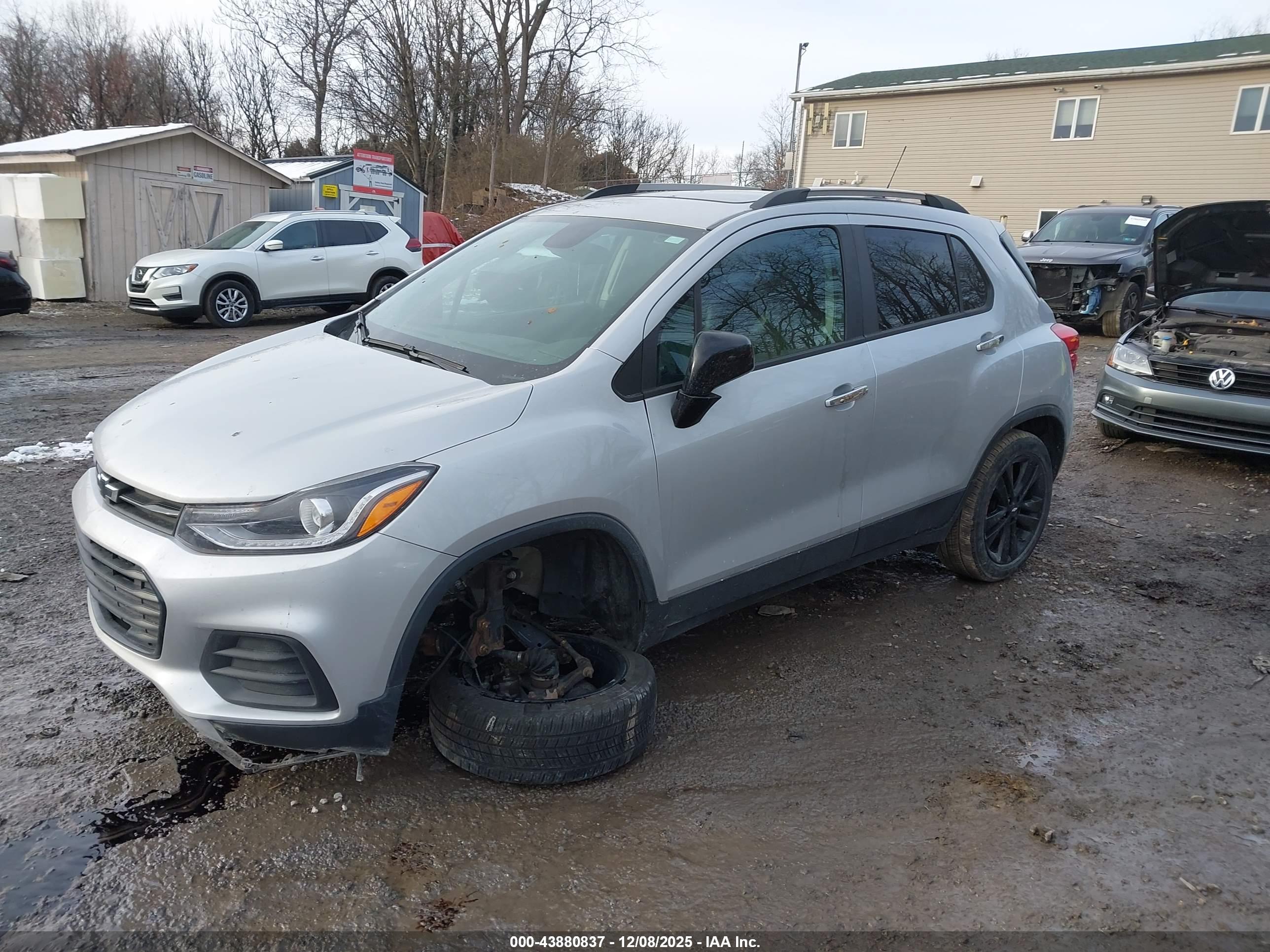 CHEVROLET TRAX image 2