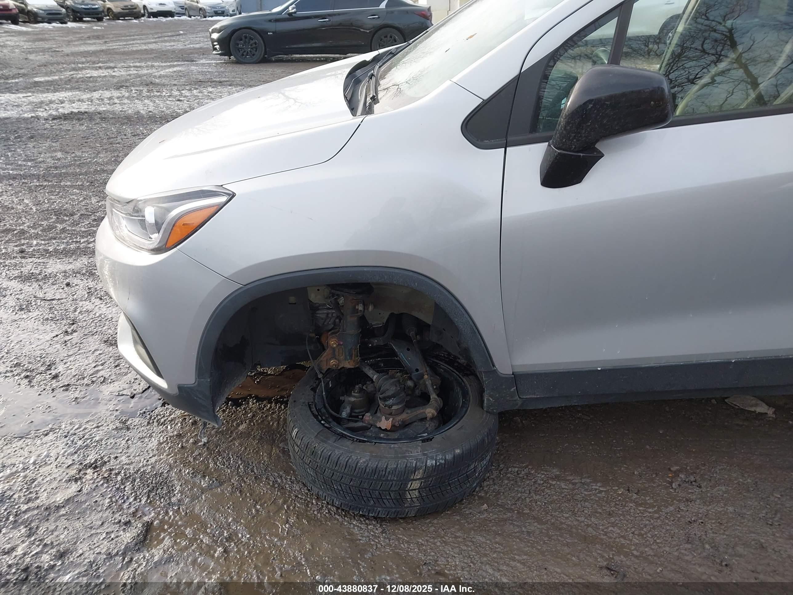 CHEVROLET TRAX image 6