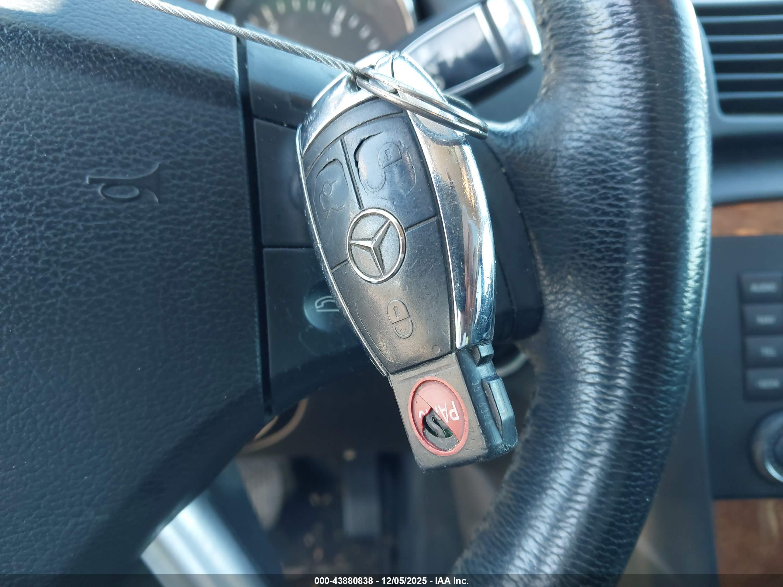 MERCEDES-BENZ R image 11